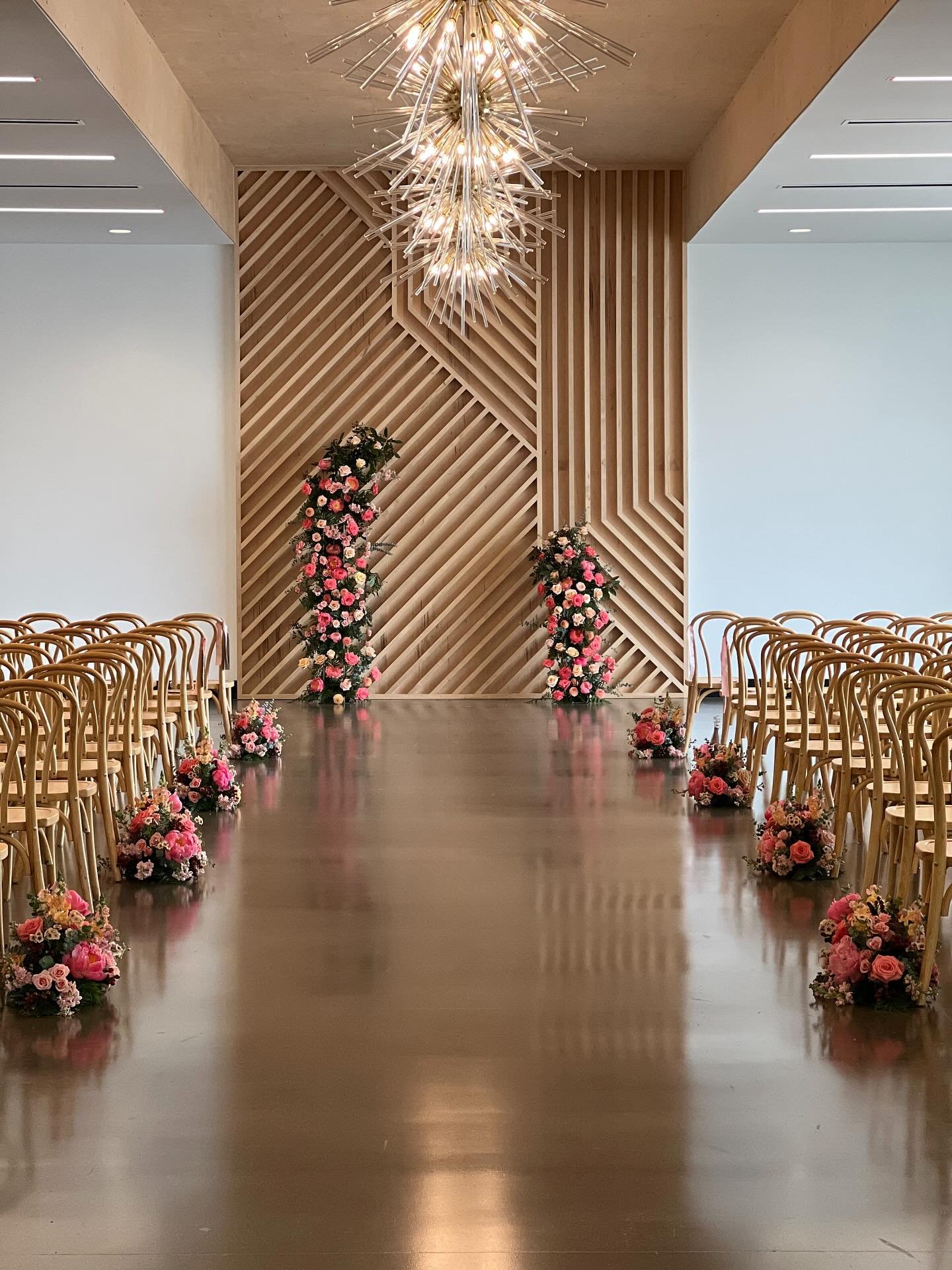 We just love everything about working at Leona Road. The layout is perfect with its distinct, separate ceremony, cocktail, and reception spaces. It&rsquo;s the perfect spot for a modern Michigan wedding. From the space to the decor to the Leona Road 