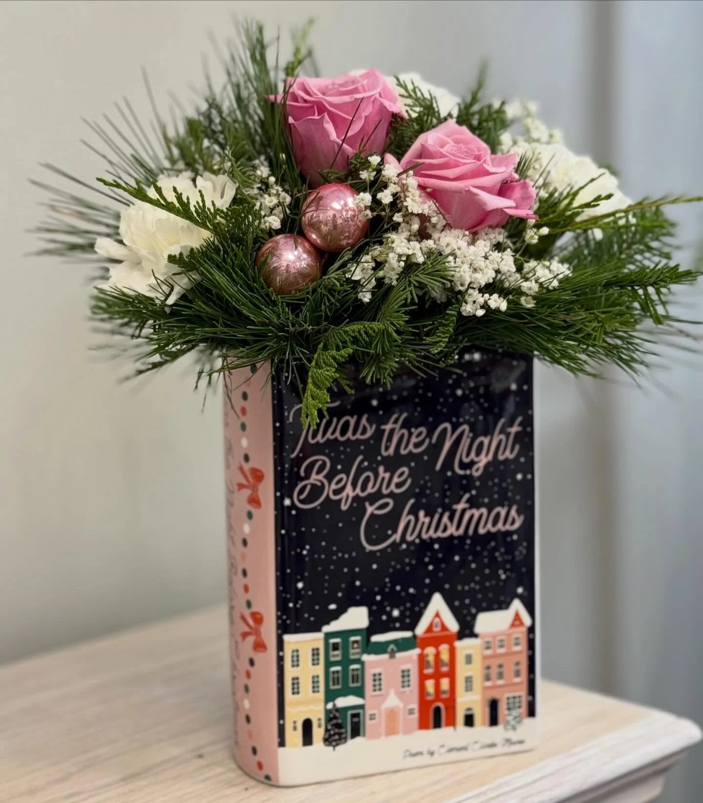 We just love these book vases by Steel Mill and Co! This Twas the Night Before Christmas book is the perfect Christmas floral gift for the readers in your life!