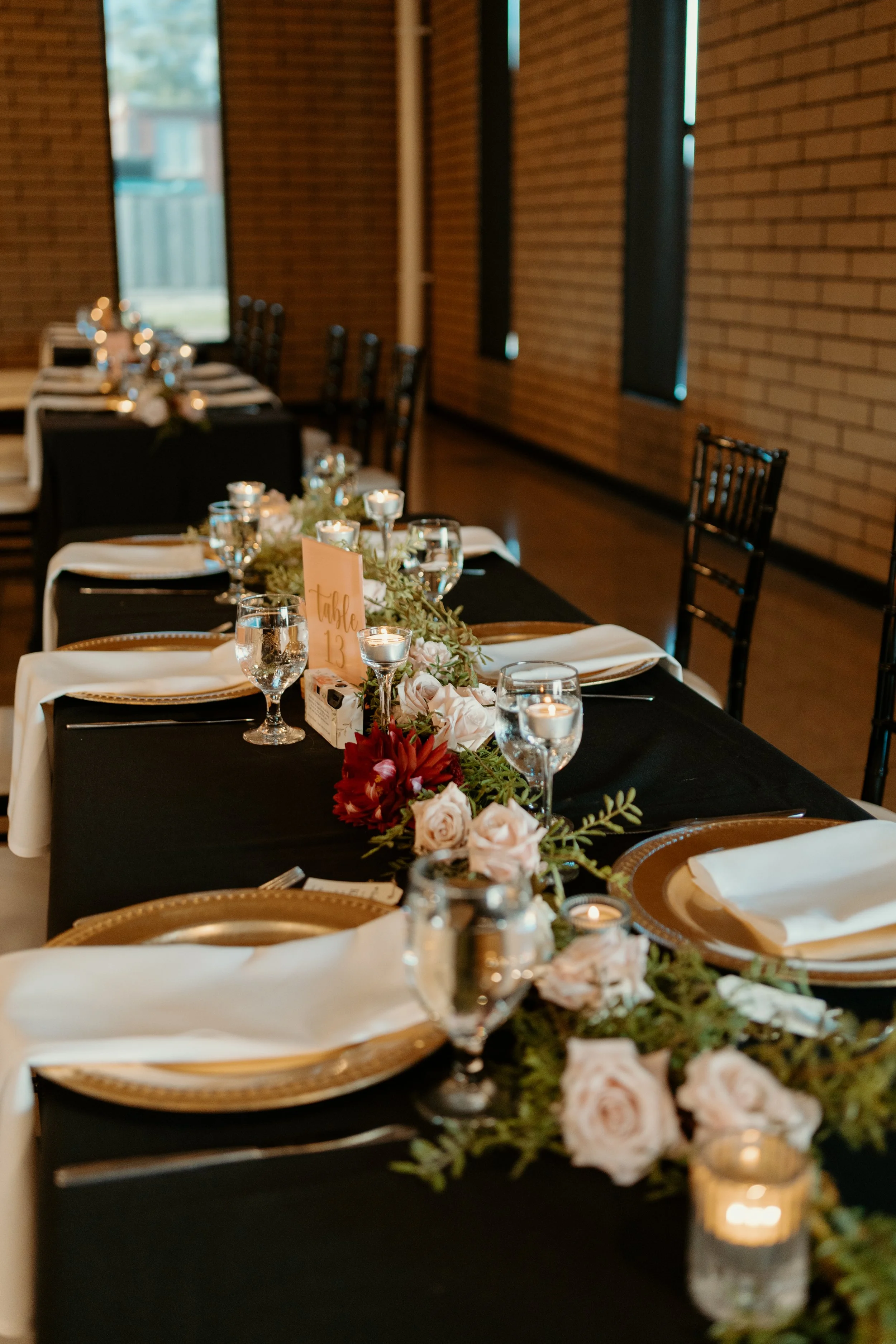 Table garland with blush roses by WS Floral.jpg