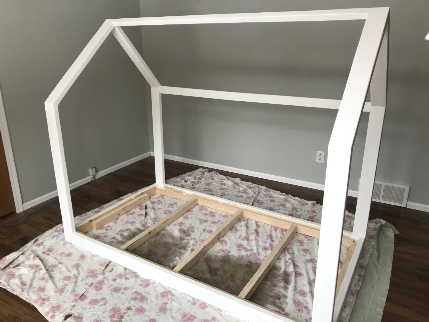 DIY Twin House Bed — Grace Interiors