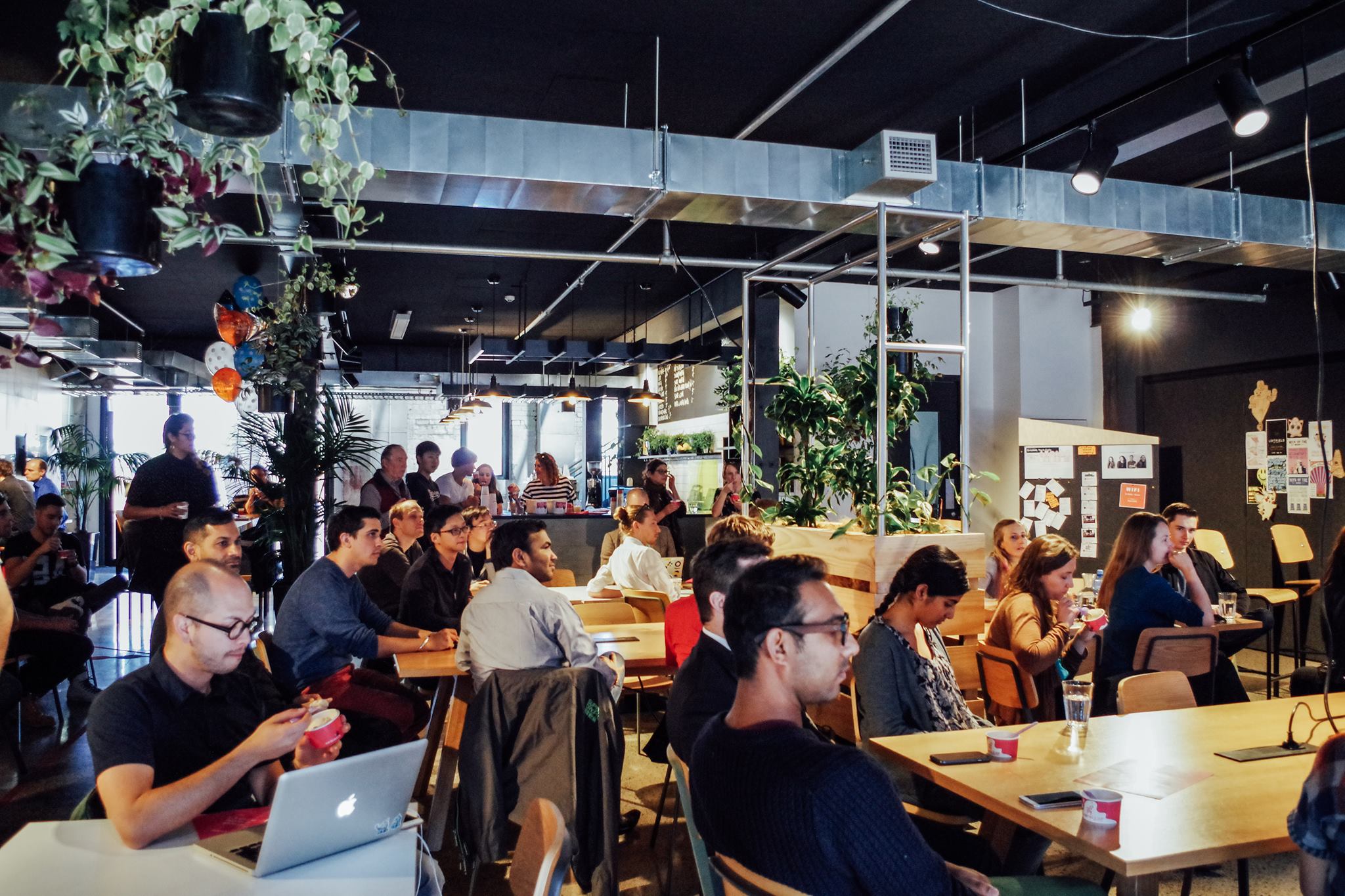 tech_cafe3.jpg