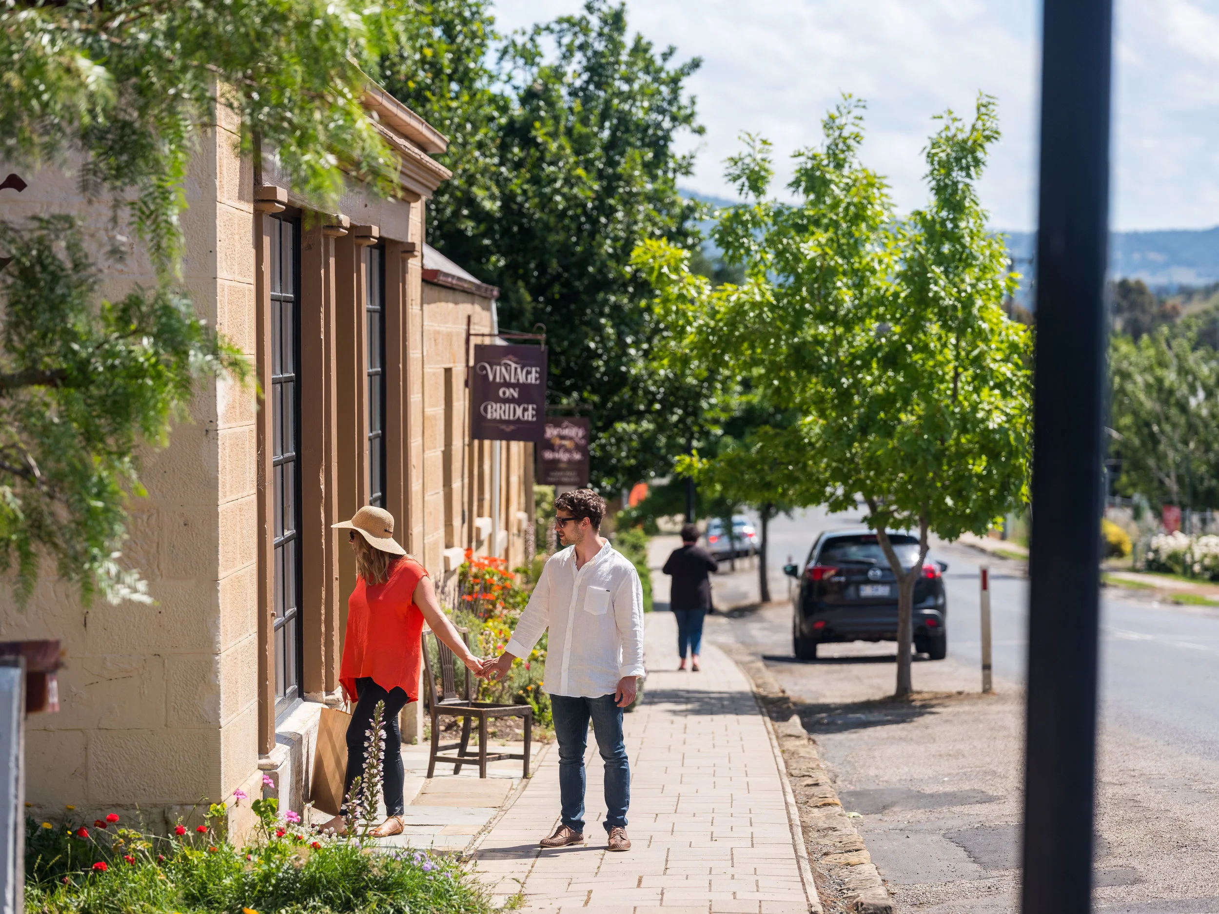 There are plenty of art, craft & bric-brac shops at Richmond Village, all within a short walk of the town center.