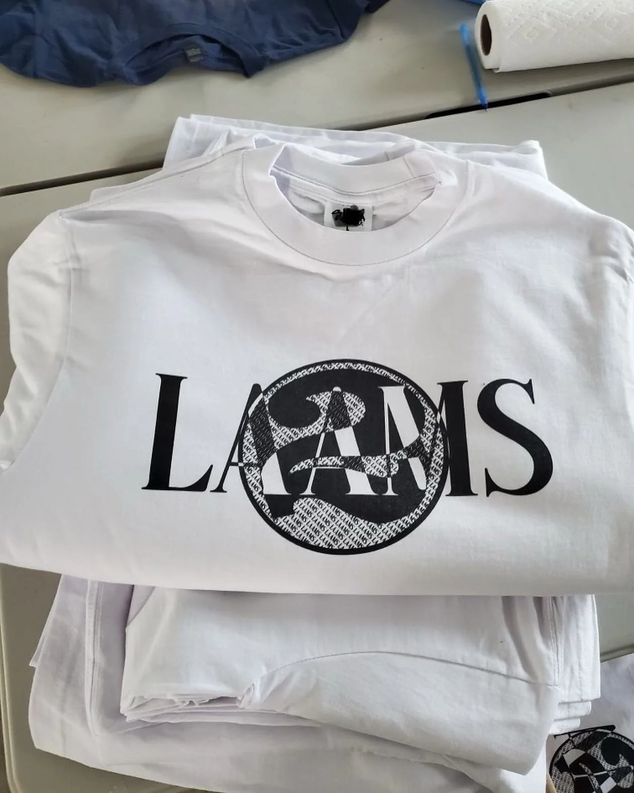 Tees for Laams 2 yr anniversary #mnvrprints
1 color screen print job mixed with a half tone