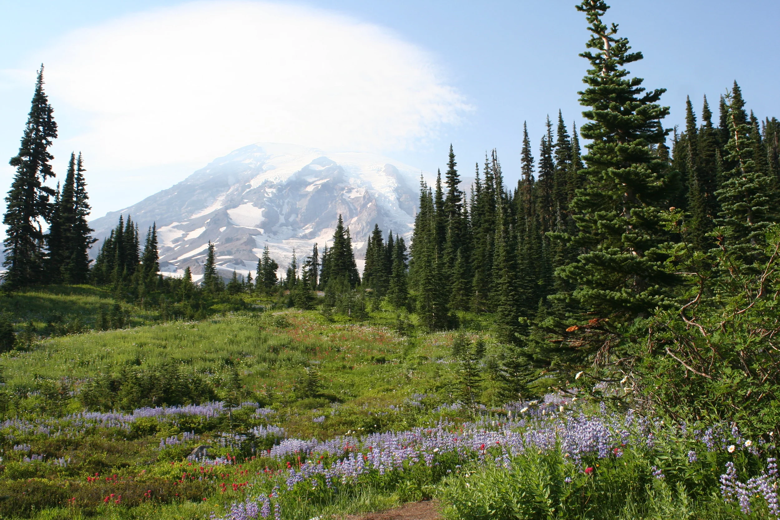  Halo of clouds over the mountain 