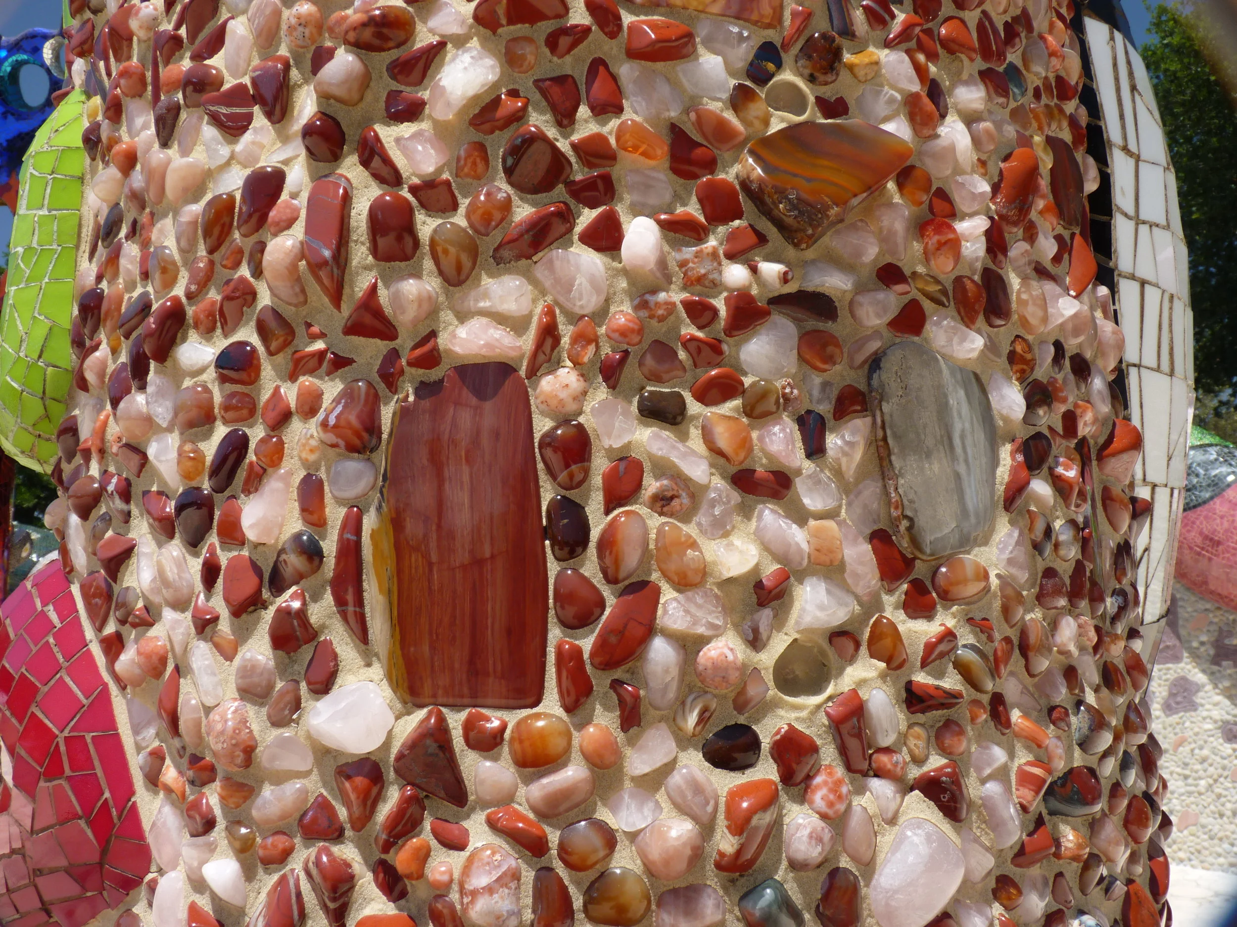 Detail of the inlaid stones 