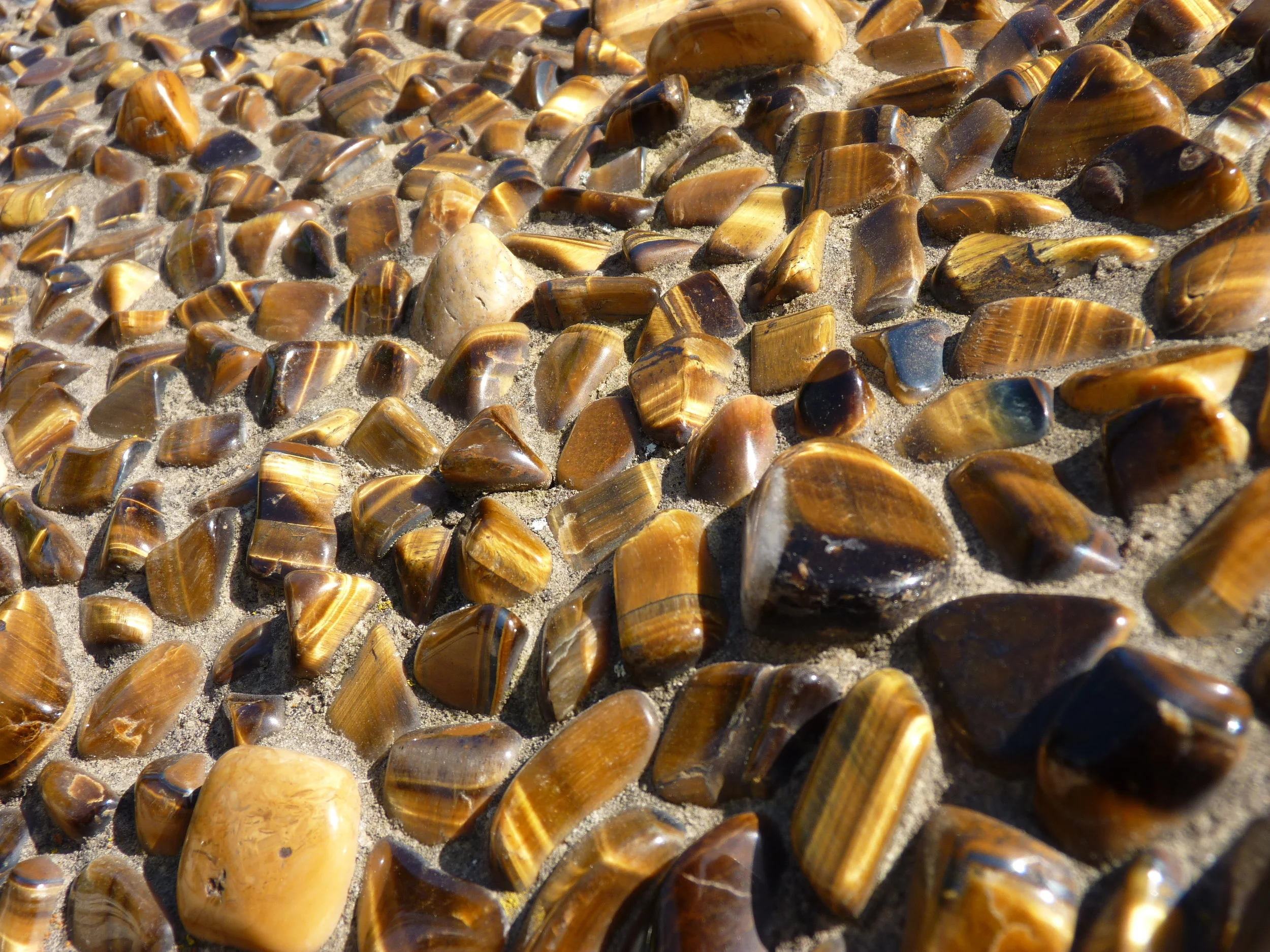  Tiger’s Eye Stones 
