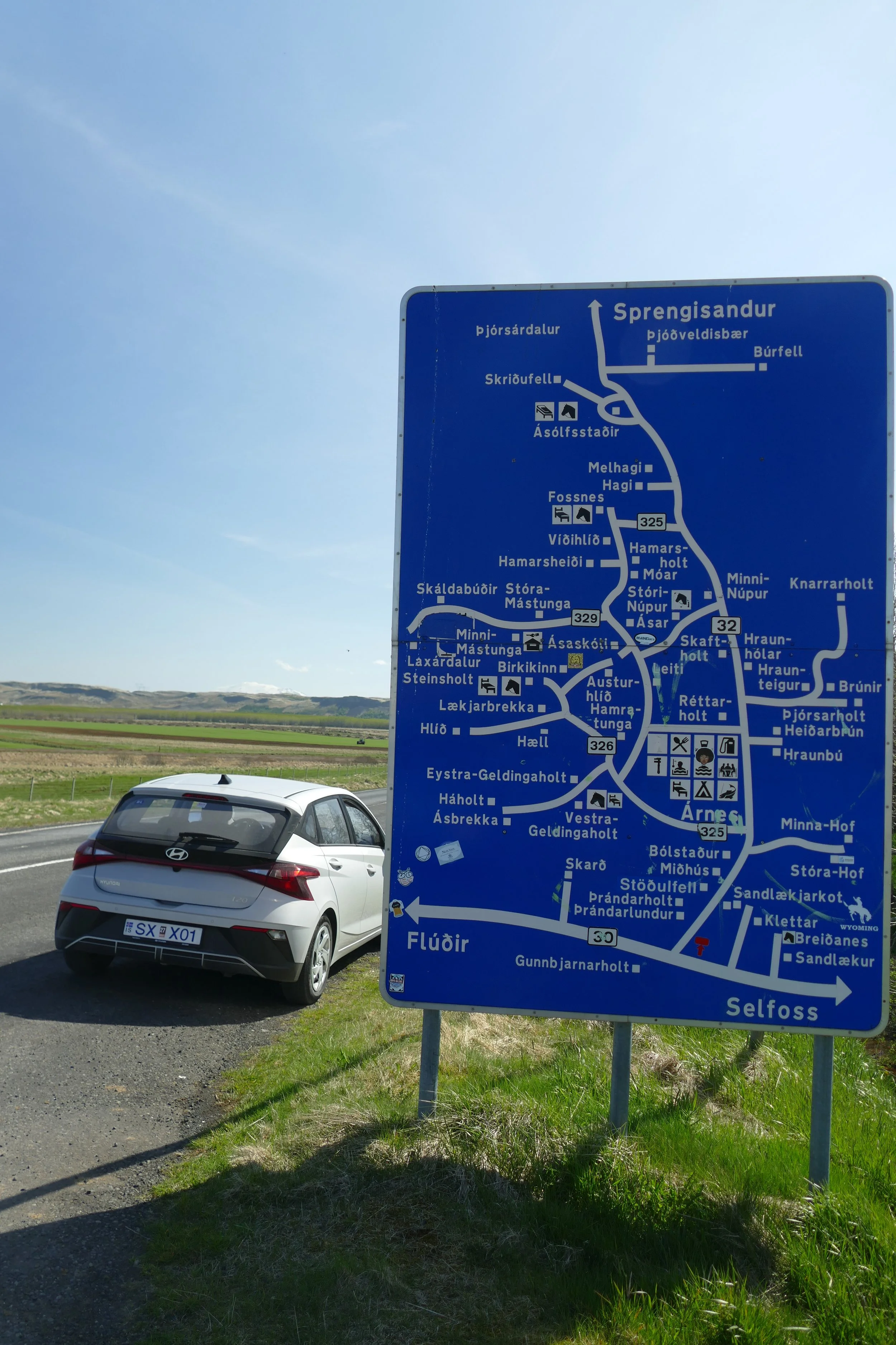  This sign looks very complicated, but it actually is helpful in what to find on this side road. 