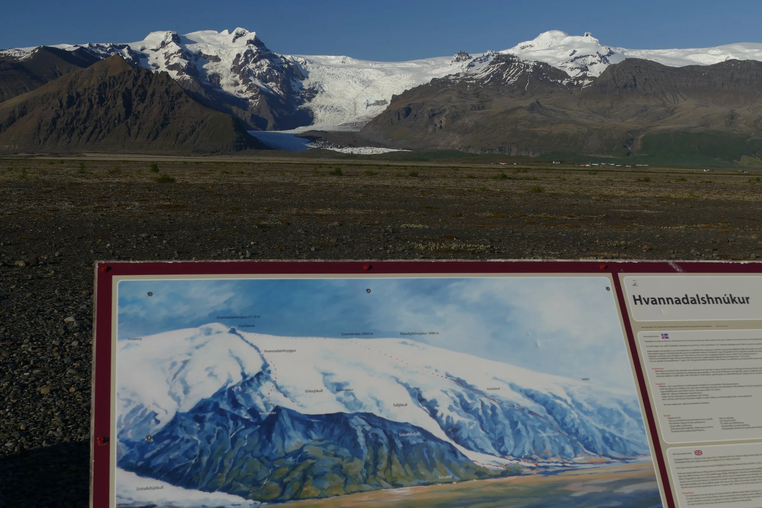  So many glaciers in this area 