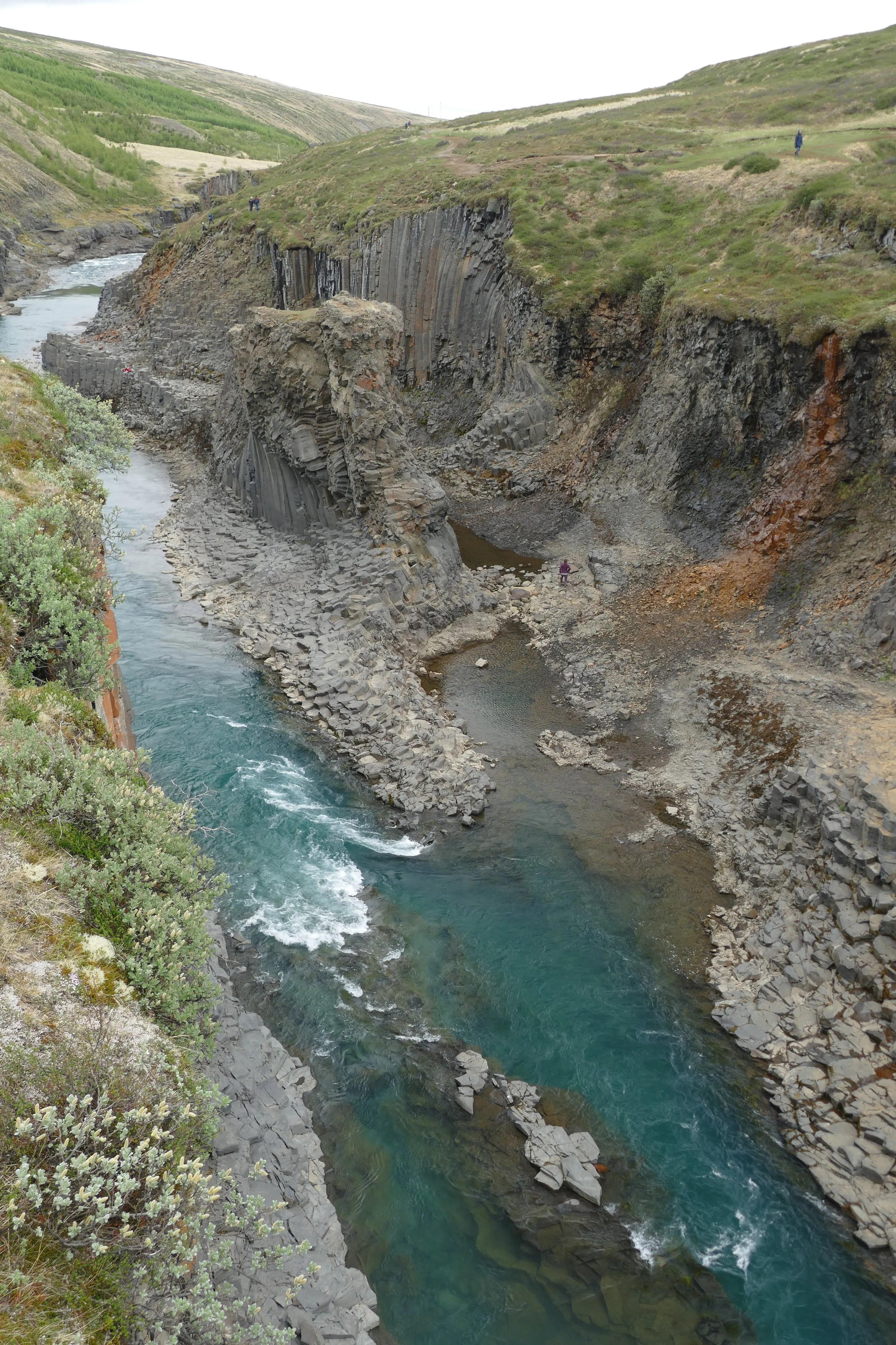  100 'ft. walls of basalt columns 