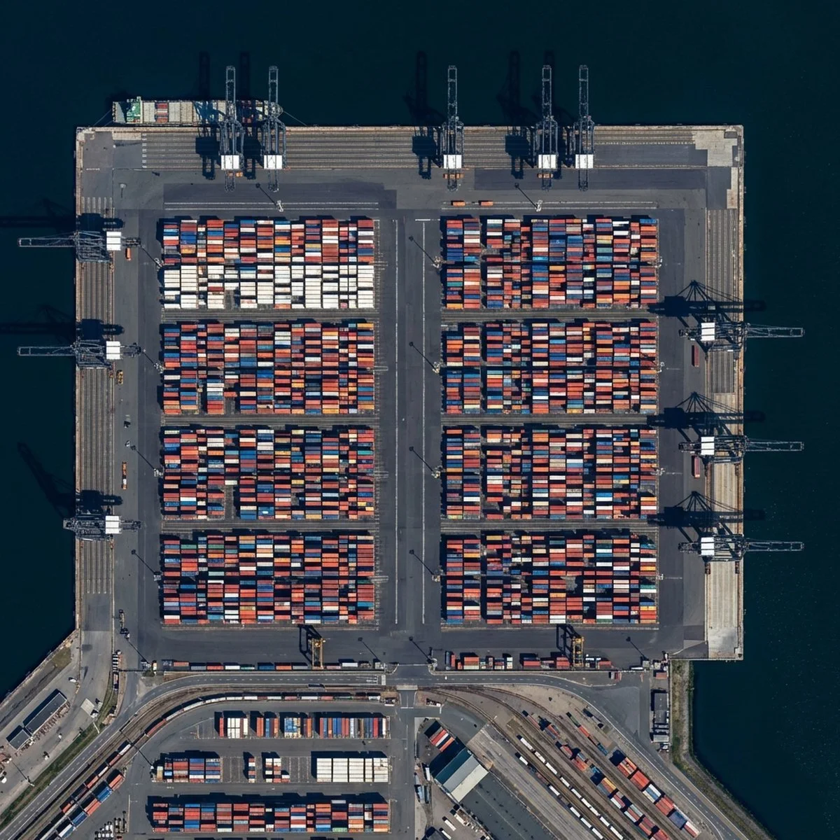Rotterdam_Maasvlakte_X_Optimized.jpg