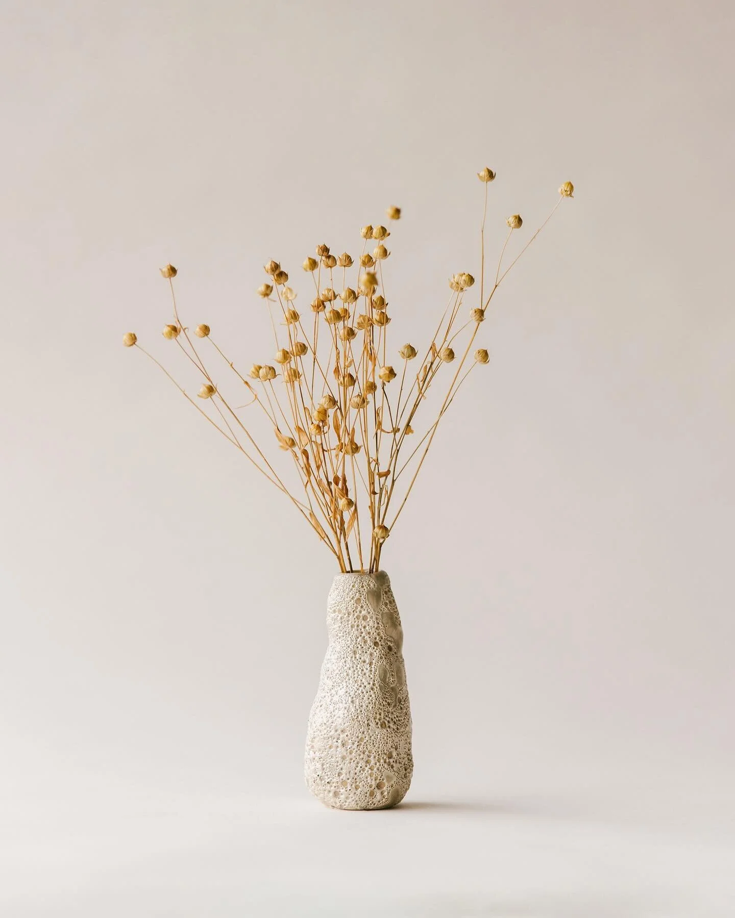 Creative consultant, a new title with familiar skills. 
This week the first website launched!
For the past couple of months I worked closely with  @klarinde_meijer_kerntalenten to create a new site and visual identity. A large project with a fresh de