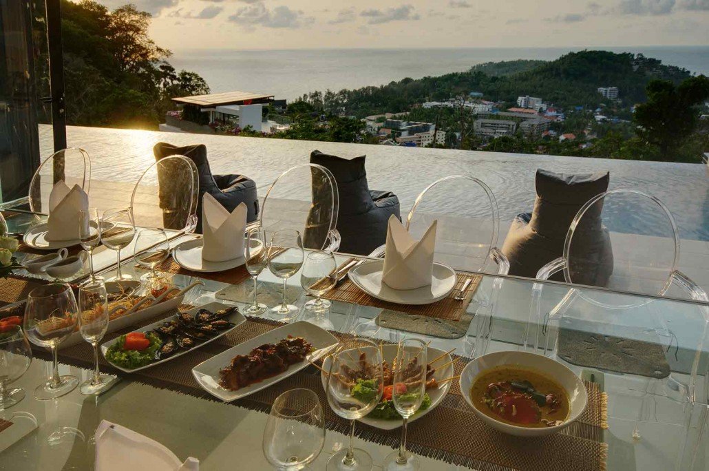poolside-dining-1-1030x684.jpeg