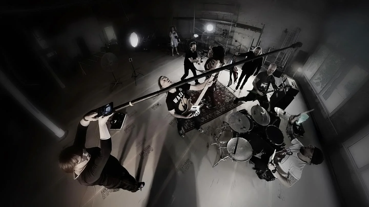 BTS with the awesome @shotgunmistress 🎸
+ Another successful colab with the super talented Mel Bella