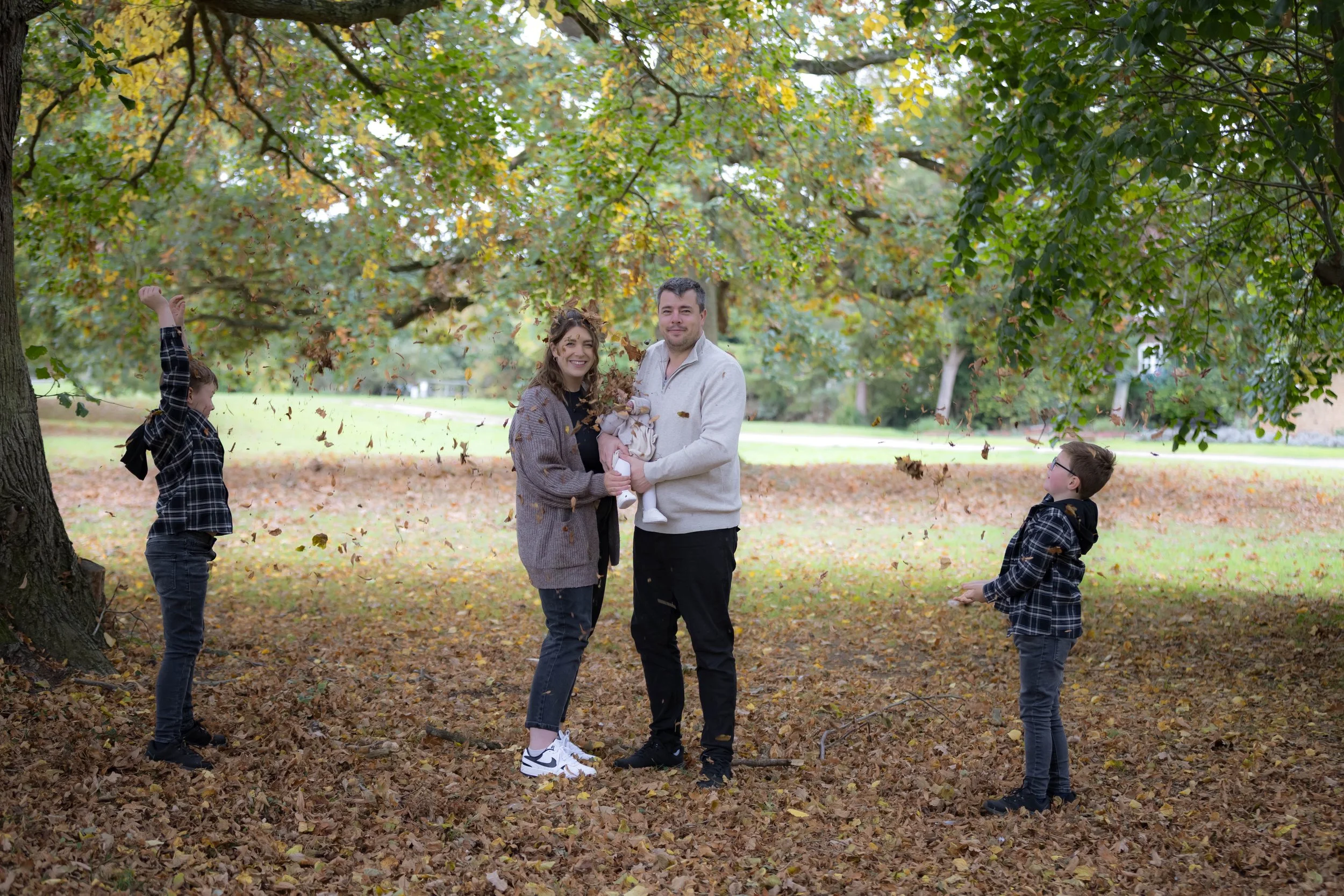 outdoor photoshoot bedfordshire family photographer
