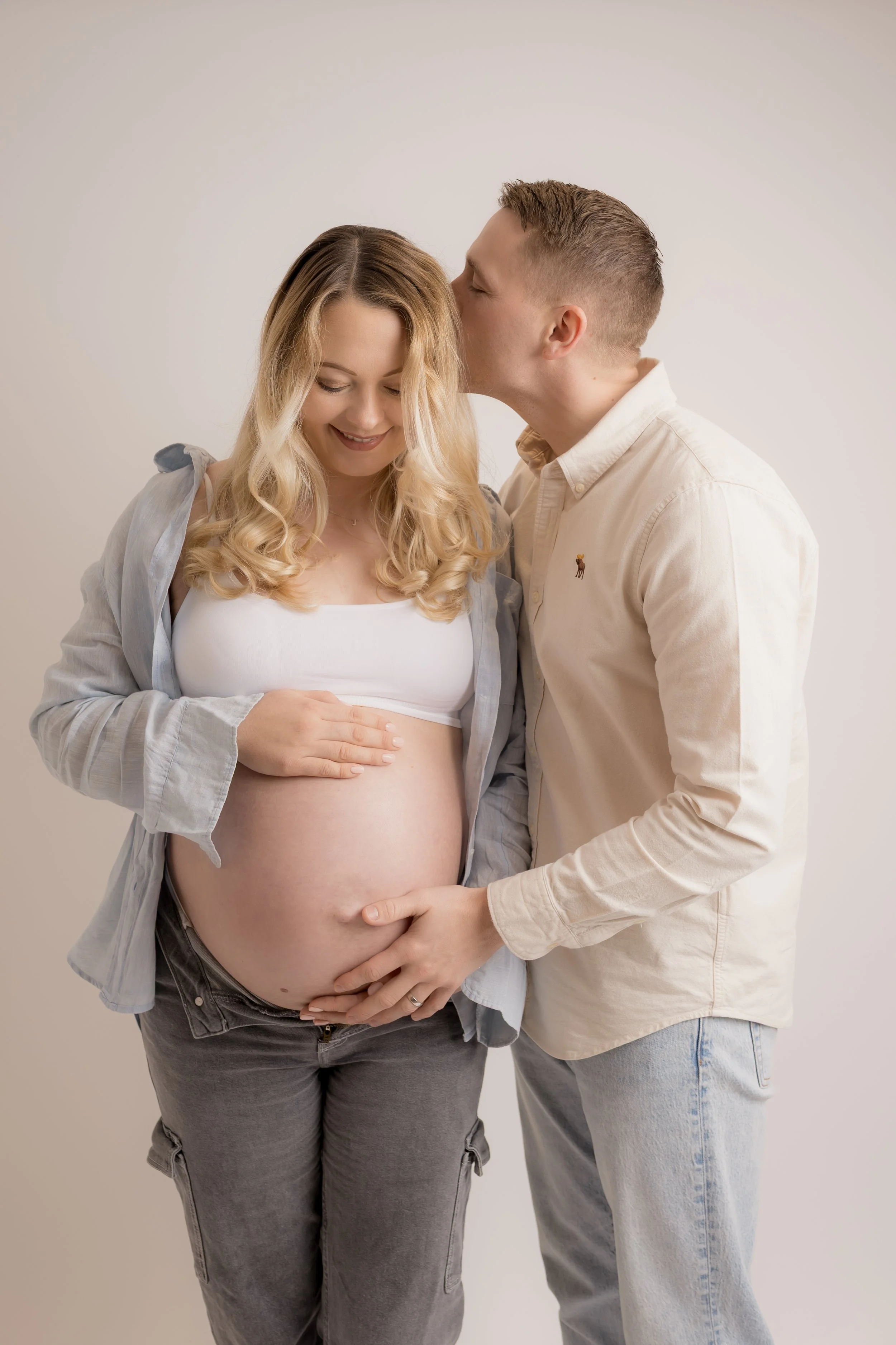 couples maternity session cambridgeshire