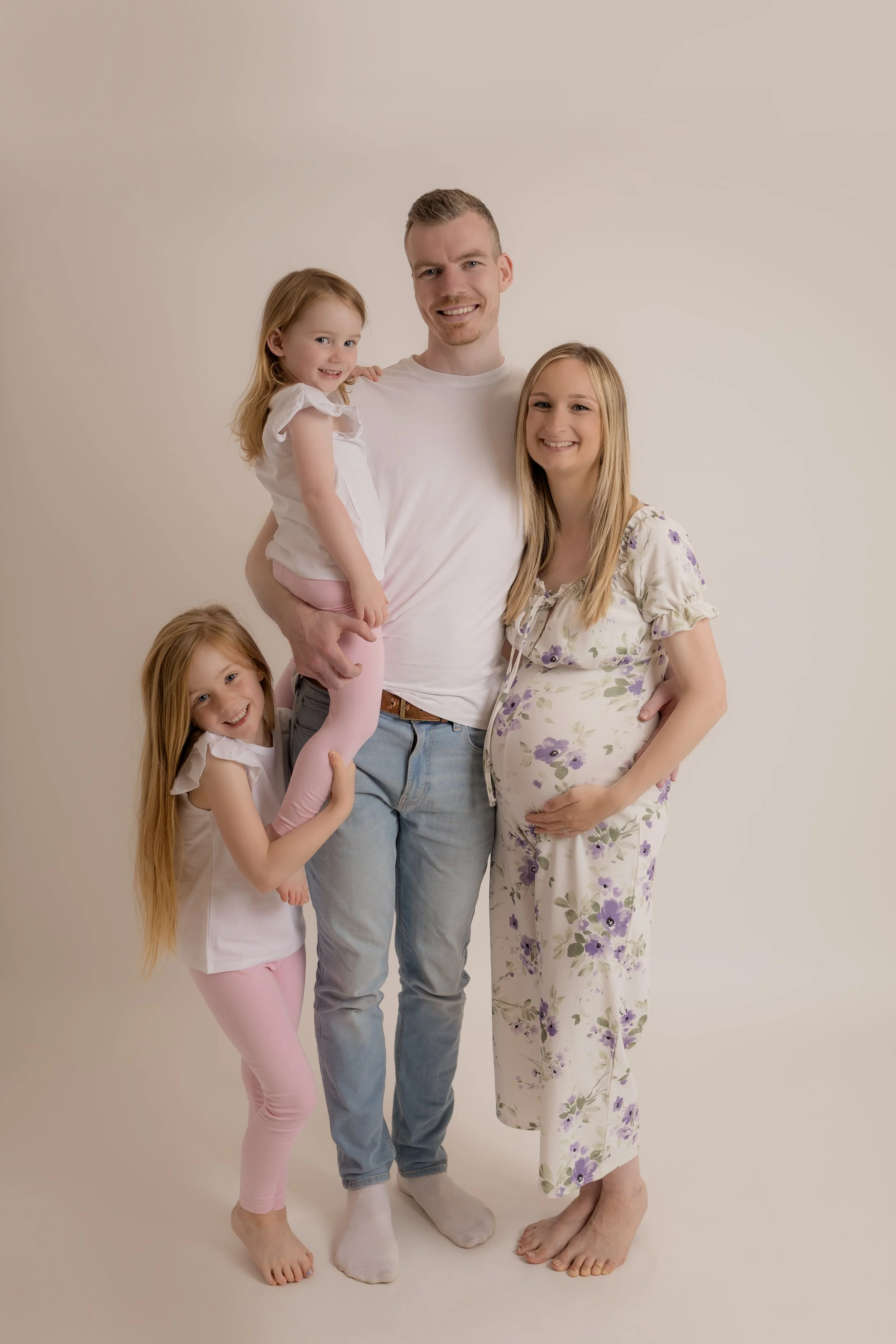 family maternity shoot biggleswade