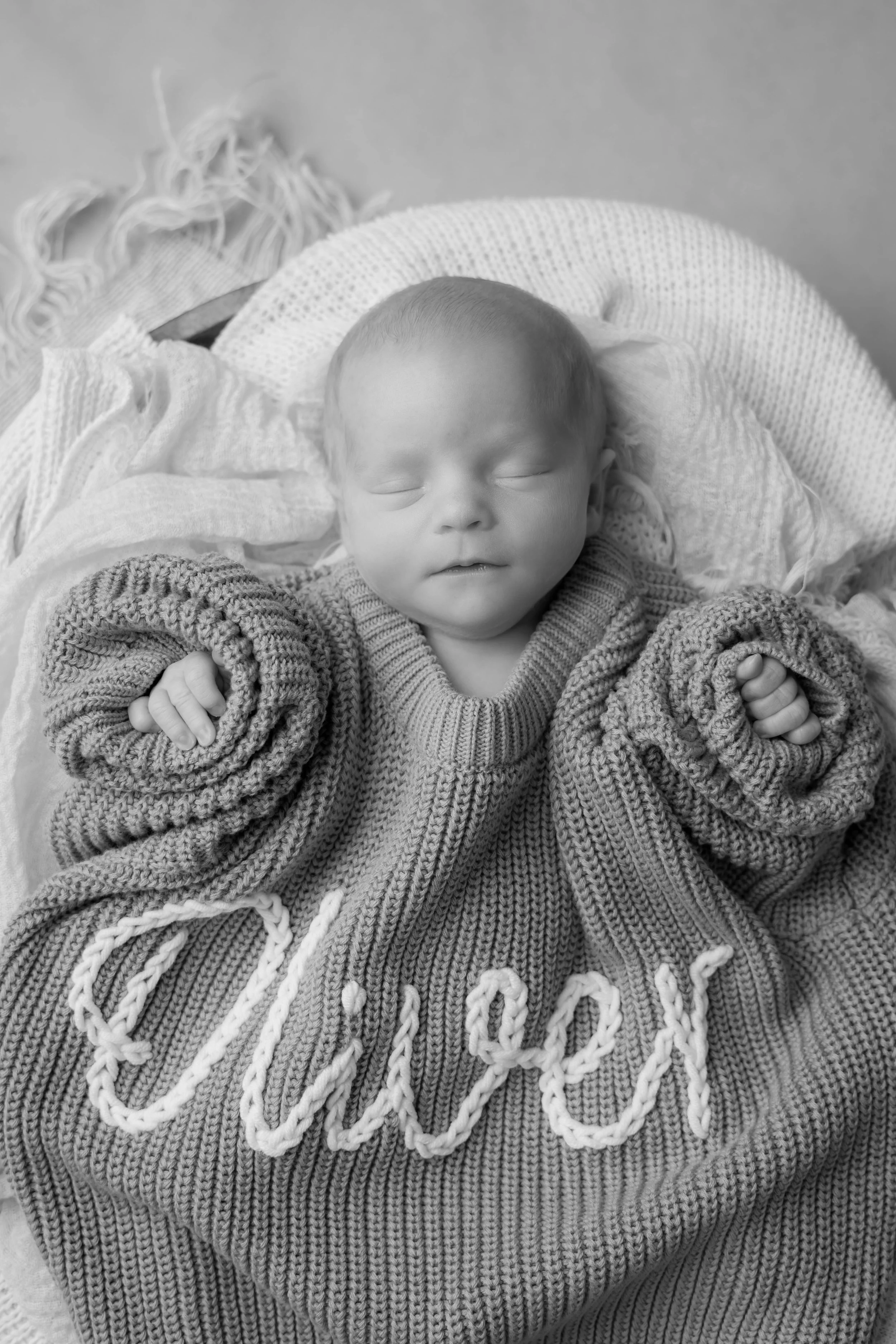 black/white newborn shoot biggleswade