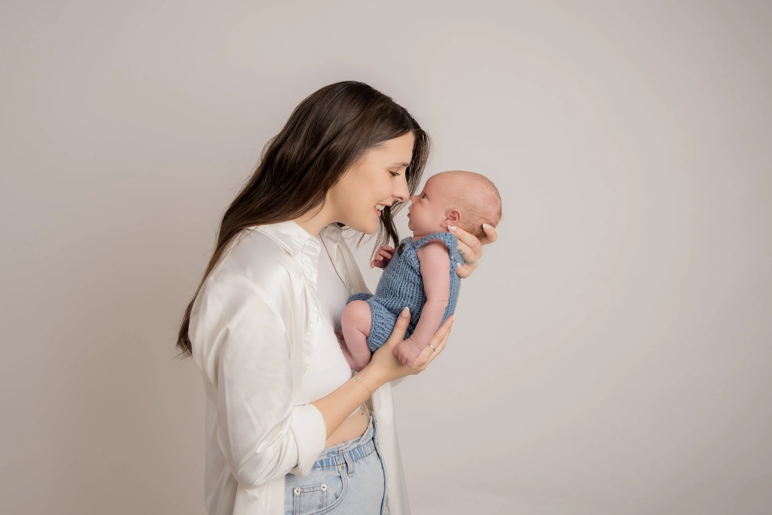 a mothers kiss bedfordshire photographer