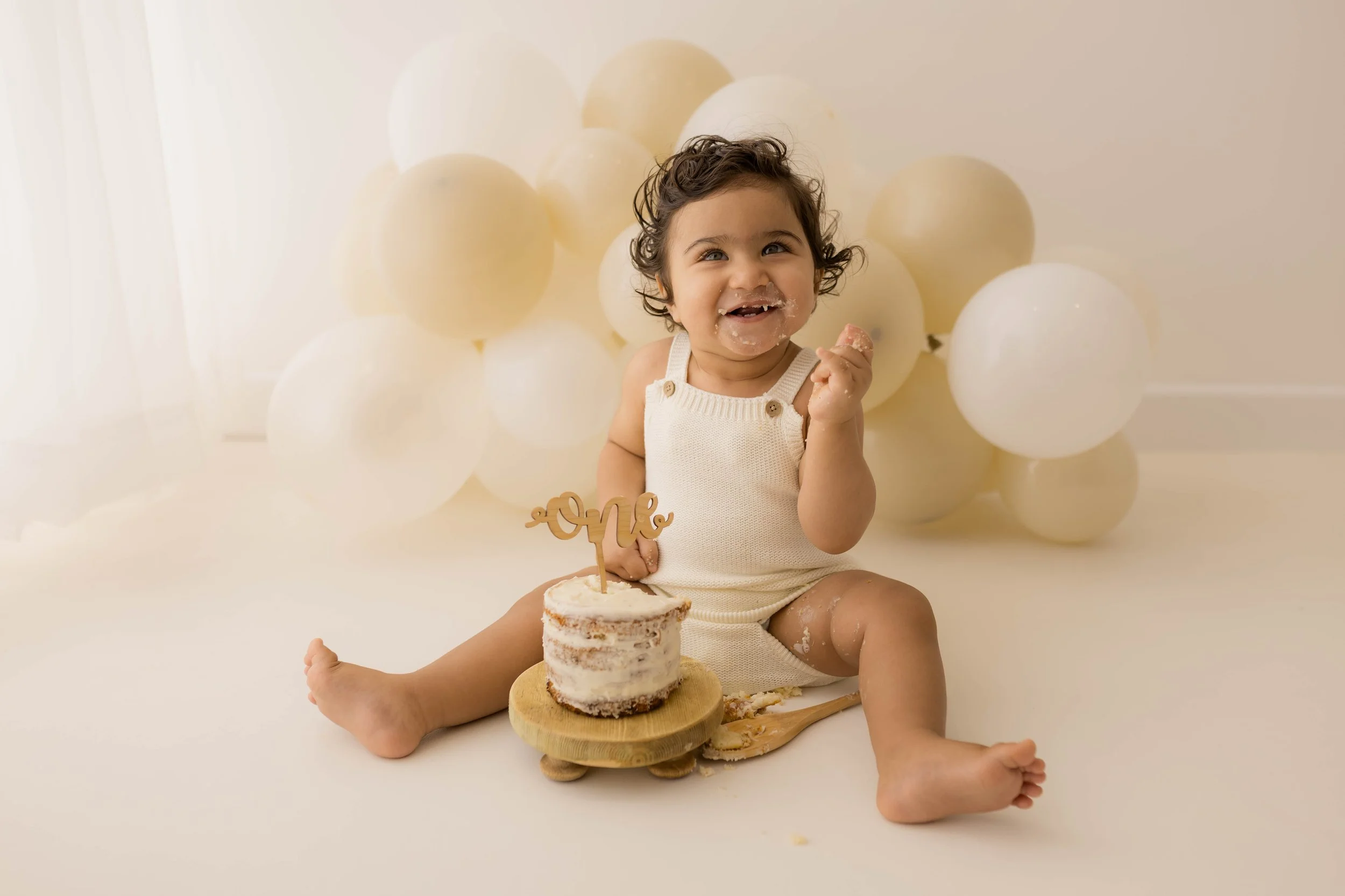 cake smash photoshoot biggleswade