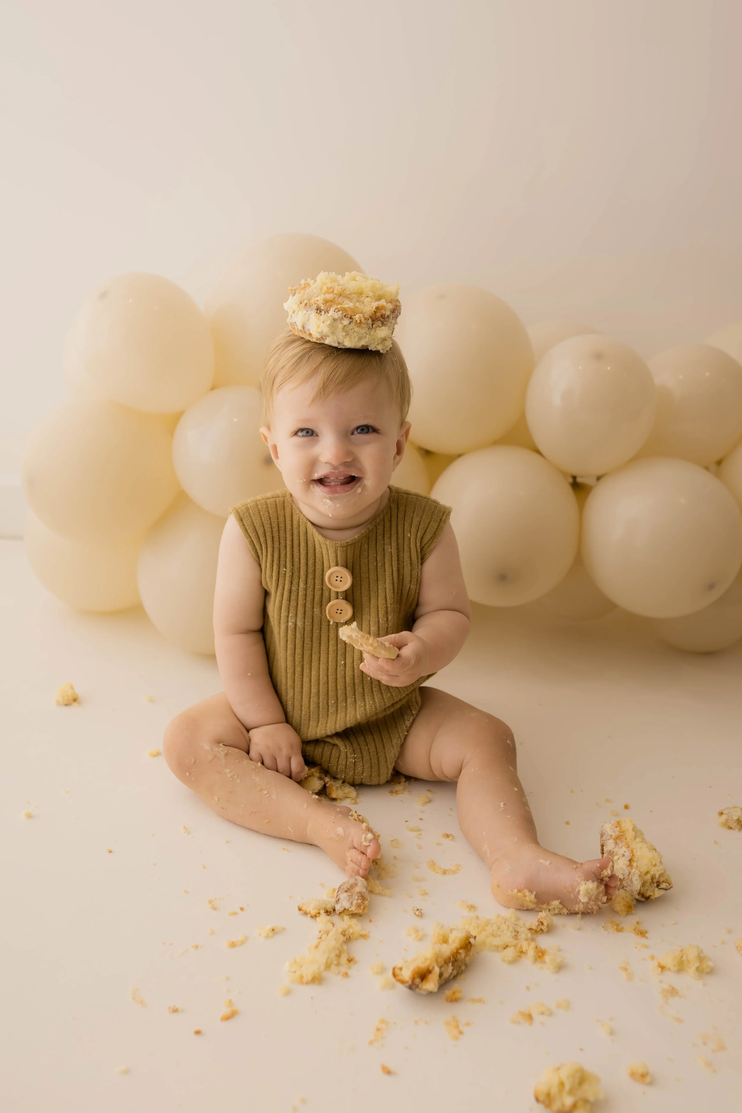 cake smash photoshoot cambridgeshire