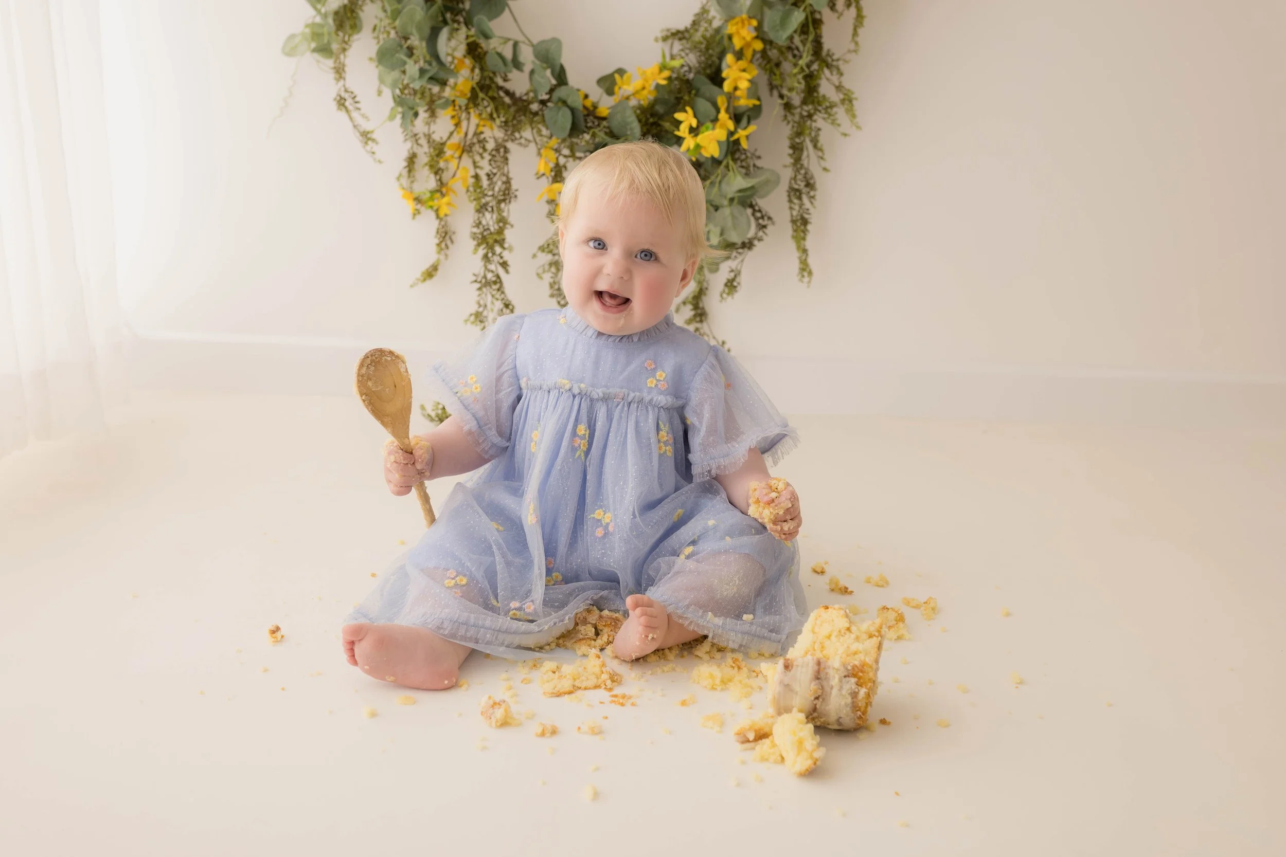 baby girl cake smash biggleswade