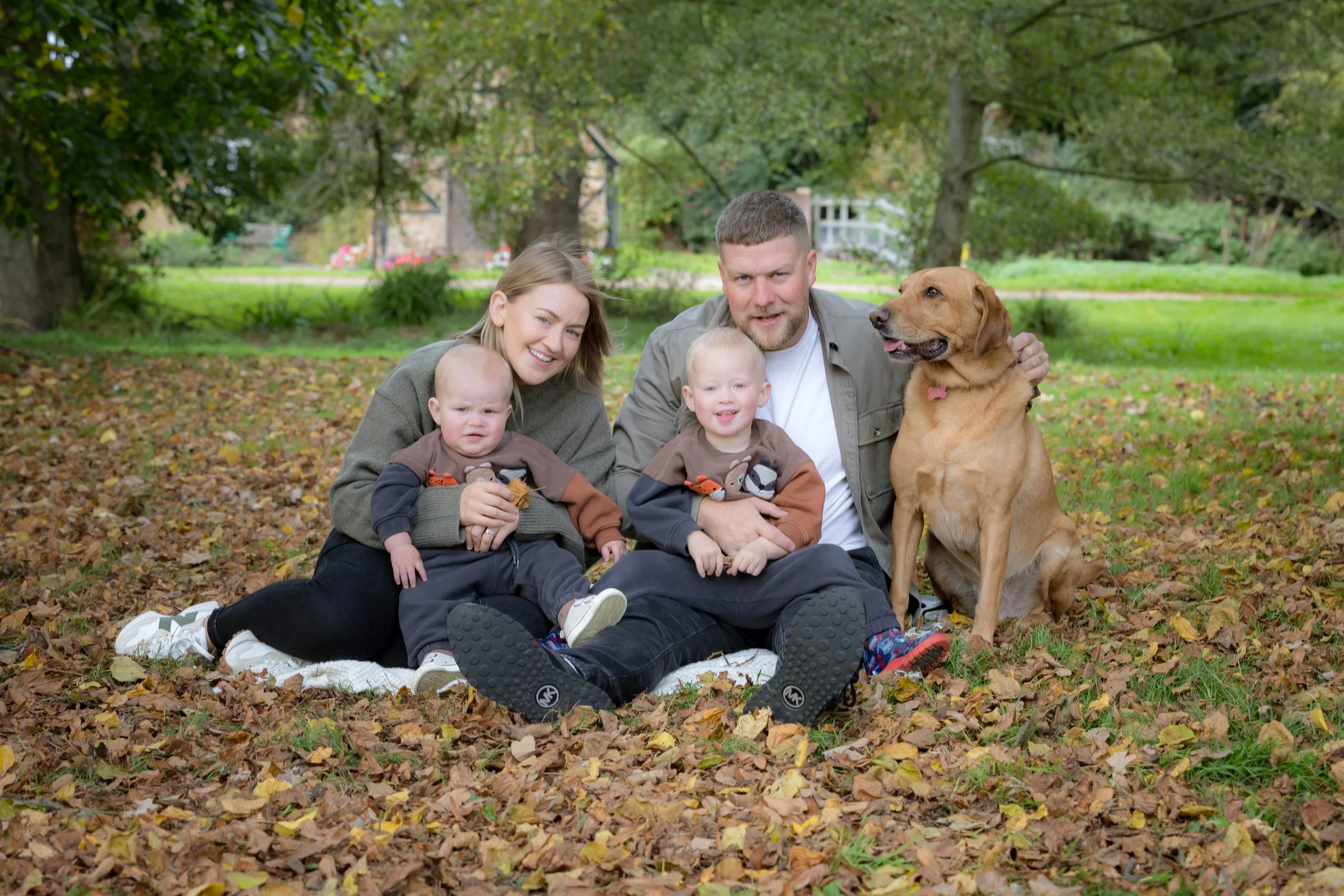 family photoshoot with dog biggleswade