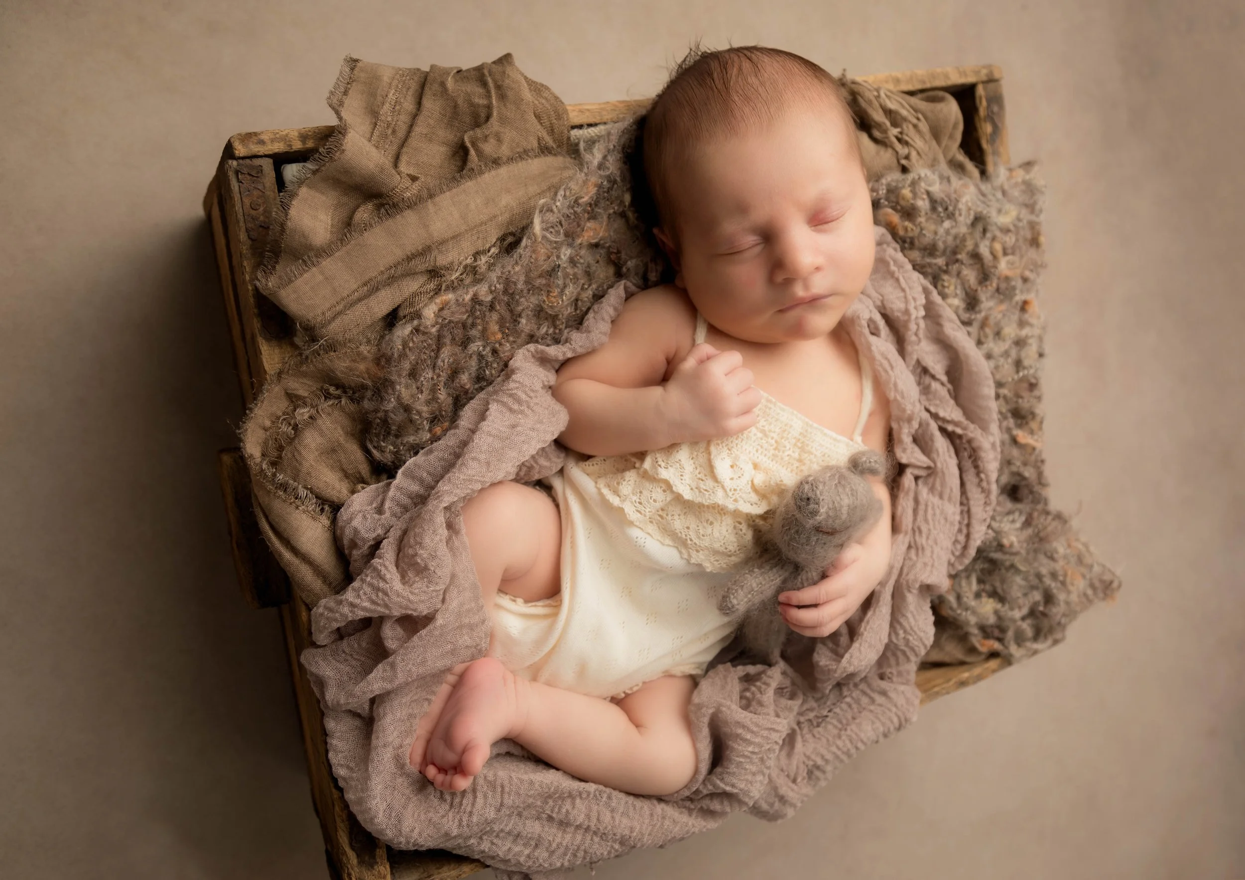 avie-mae-newborn-2-39 copy.jpg