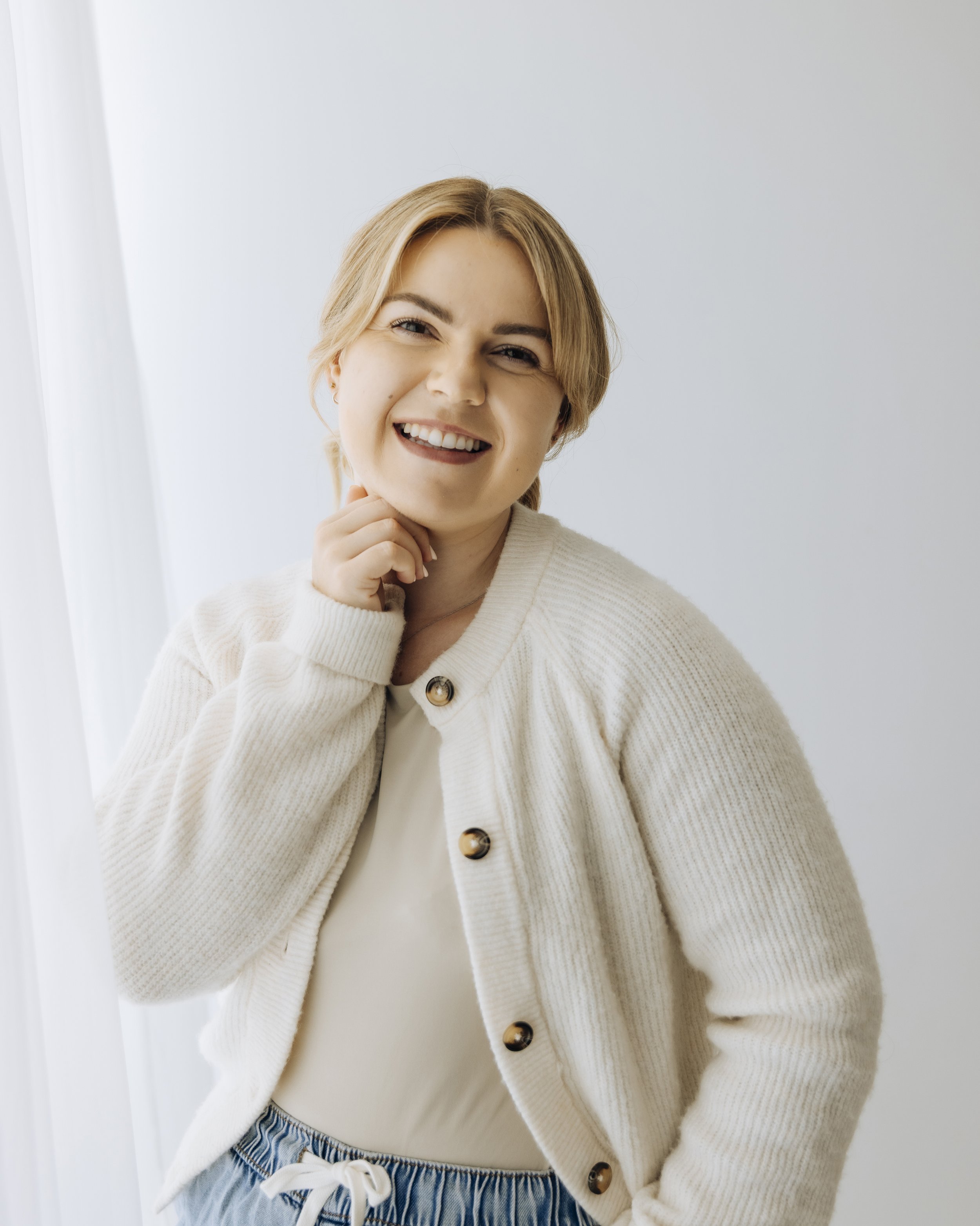 family photographer bedfordshire phoebe berridge headshot