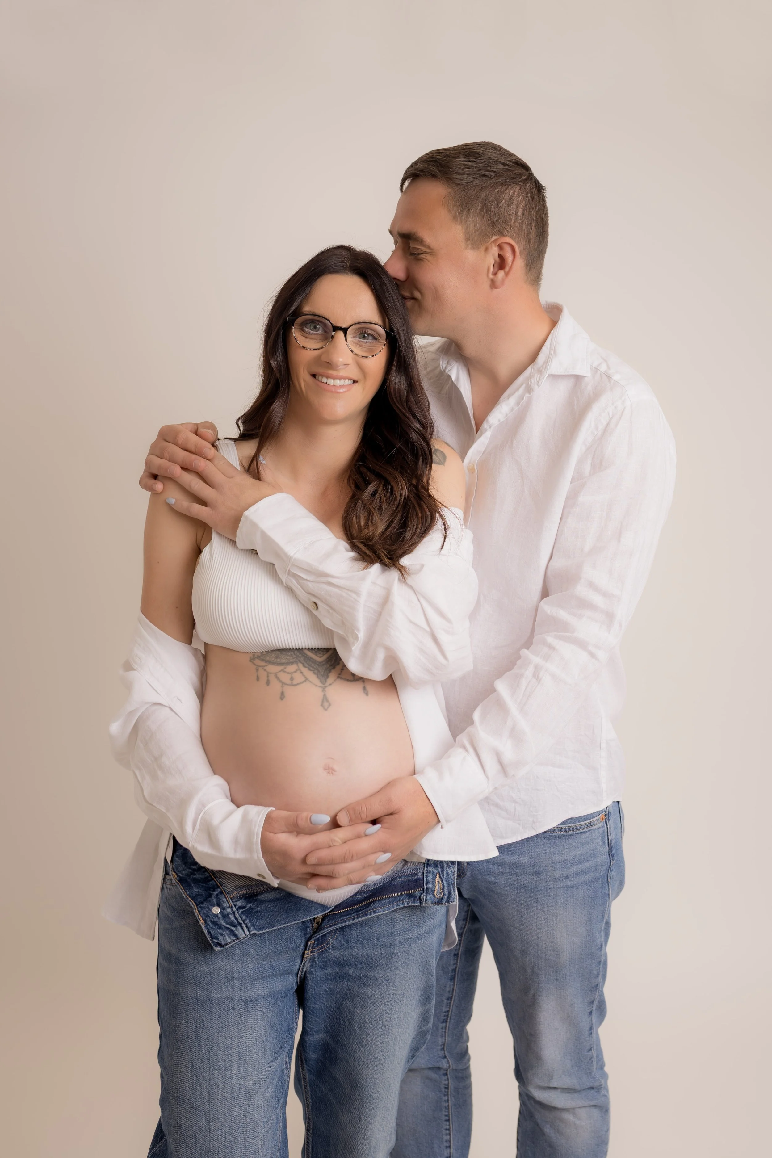 couples maternity shoot biggleswade