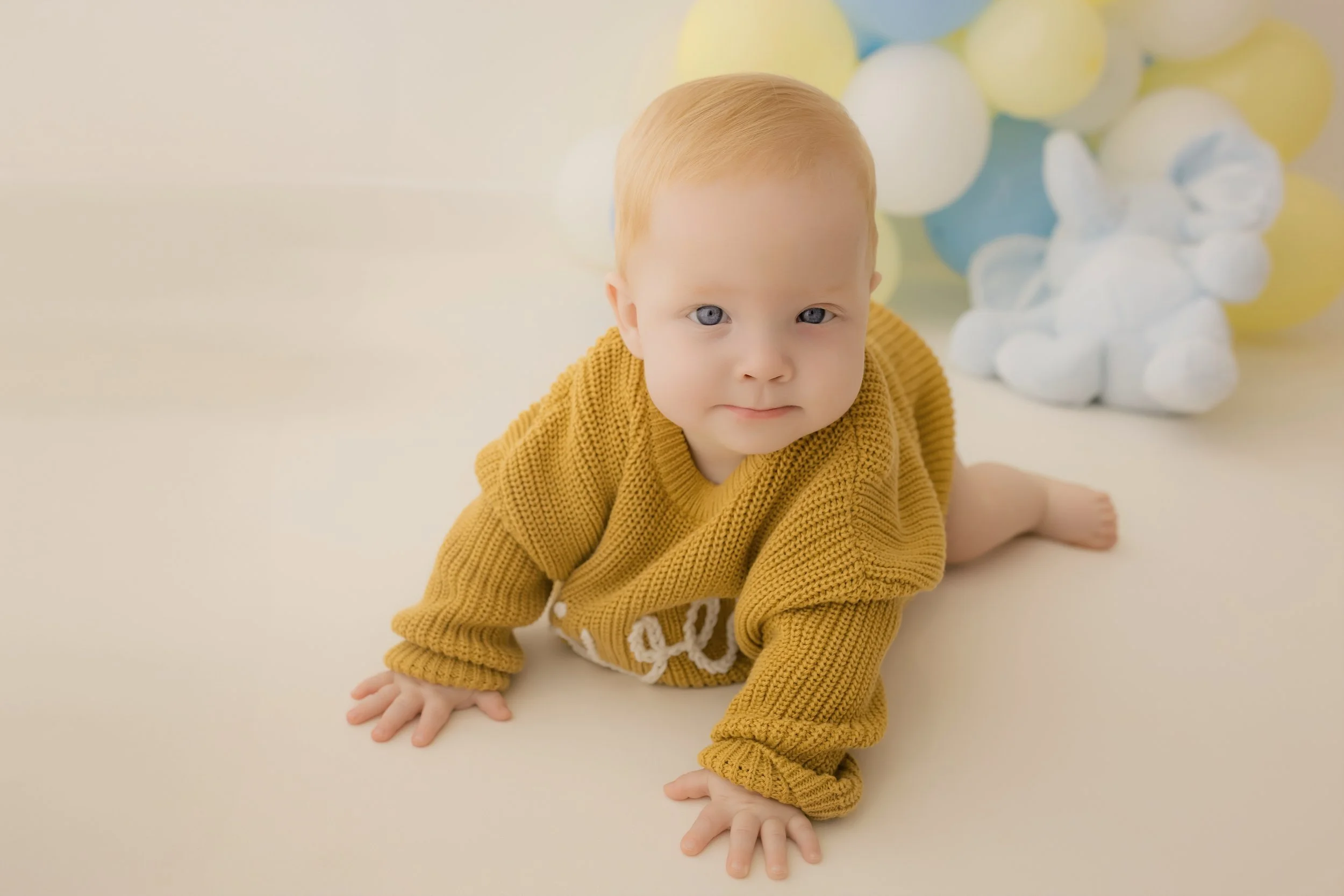 First birthday cake smash photography by Phoebe Berridge Photography