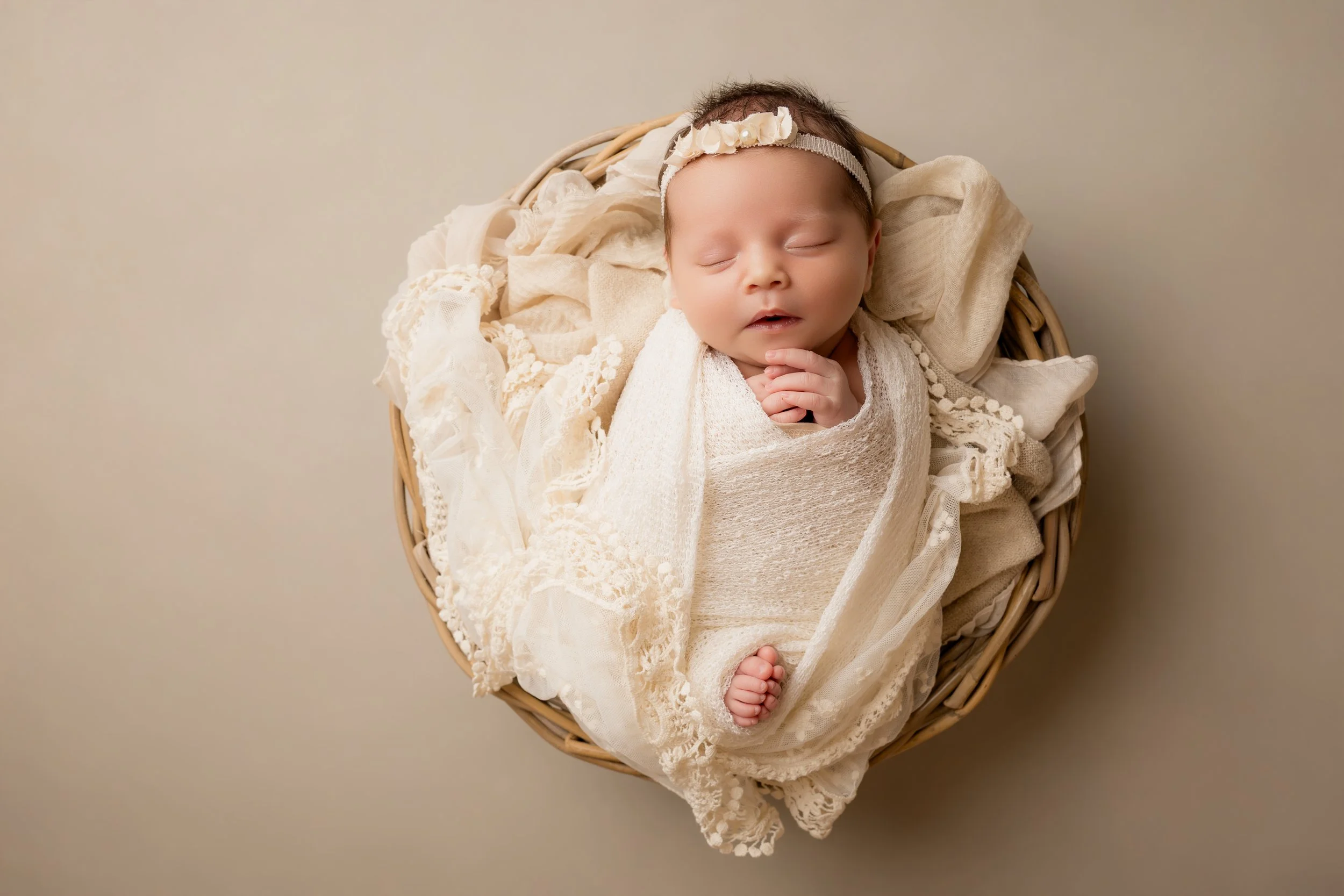 tradtional newborn photograph bedfordshire