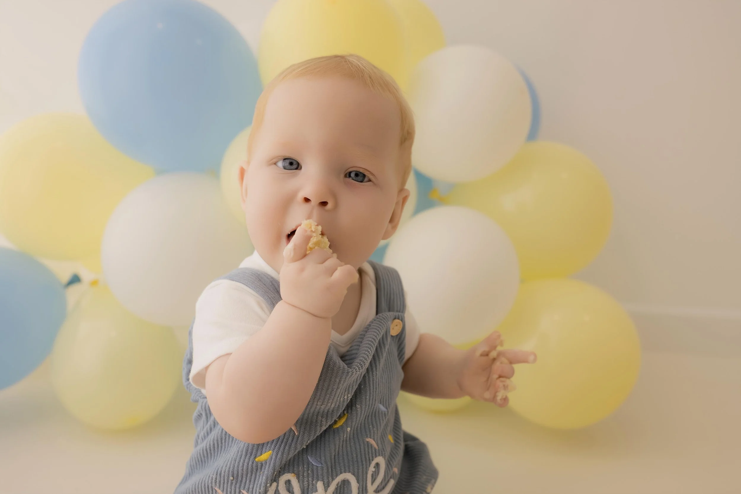 cake smash baby boy photoshoot hertfordshire