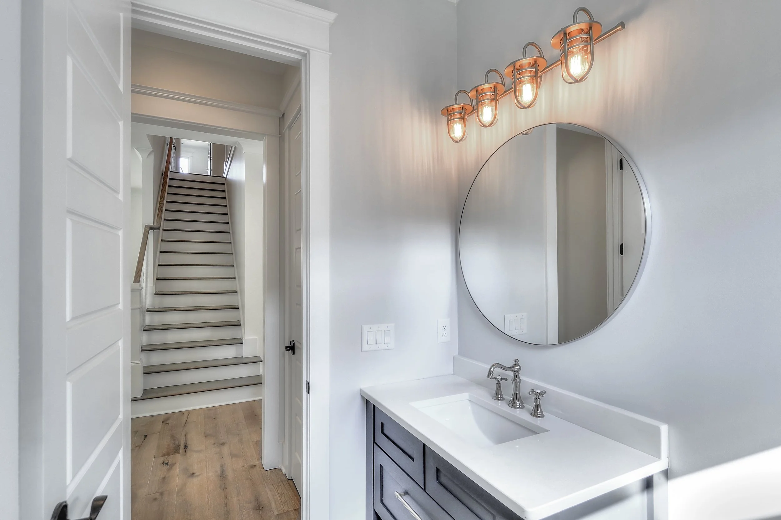 2047 Anderson Dr SE - 08.jpg
