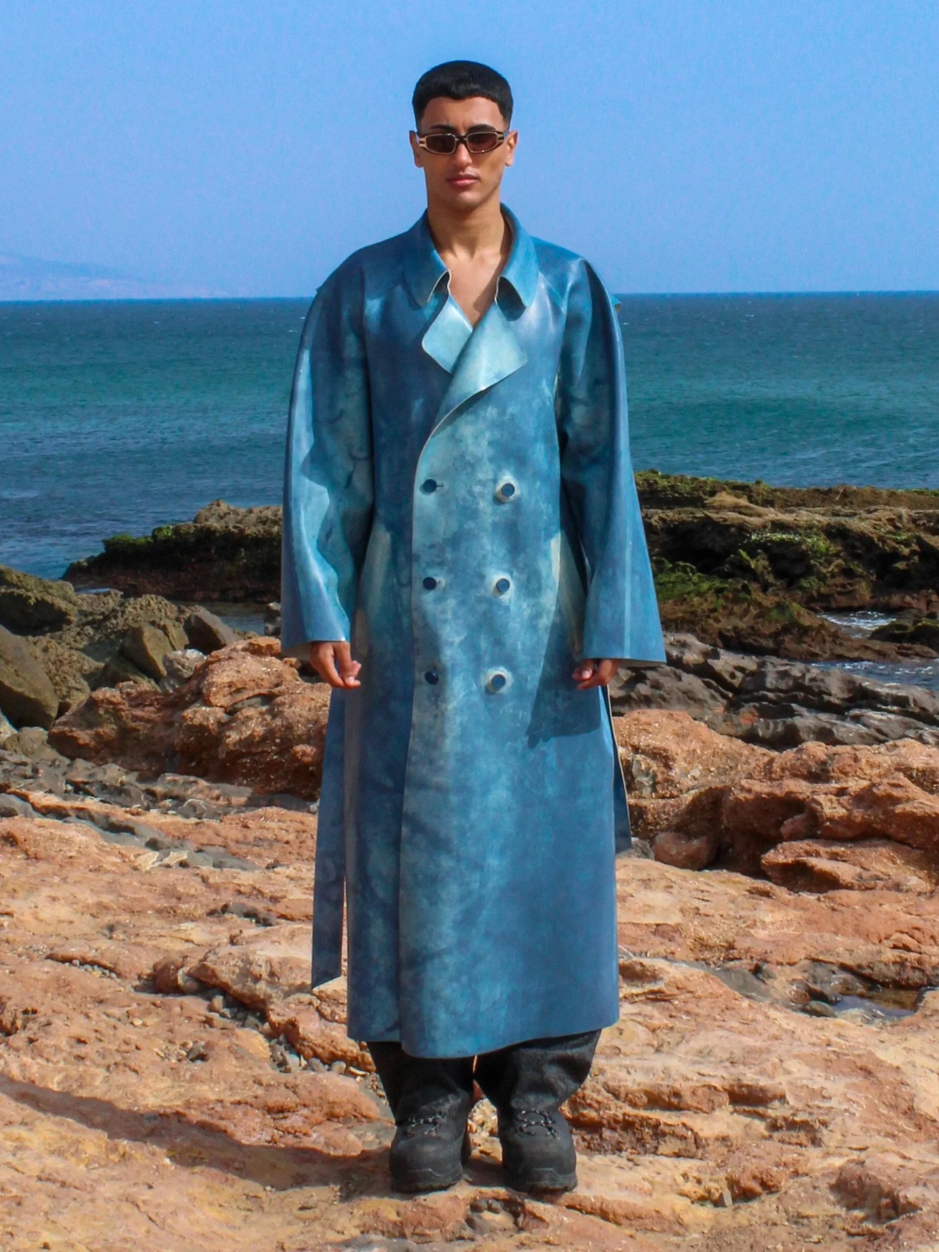 LOOK2.jpg