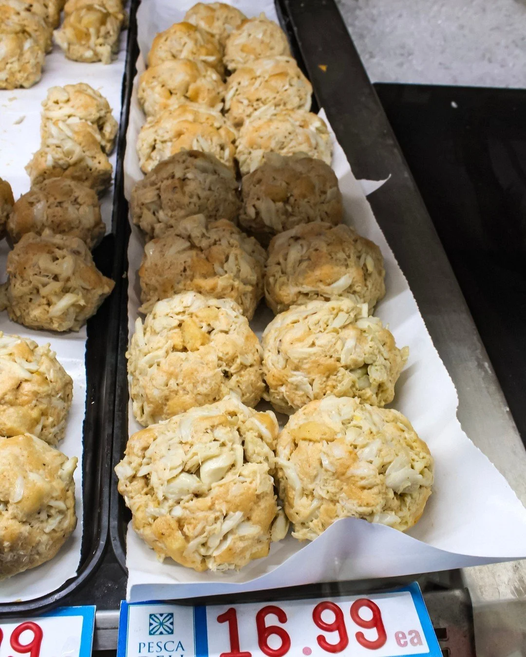 A world without Pescadeli crab cakes &amp; bombs? Now that's a truly spooky thought. 

Happy Halloween! 👻

#bethesdamd #crabcakes #marylandbluecrab