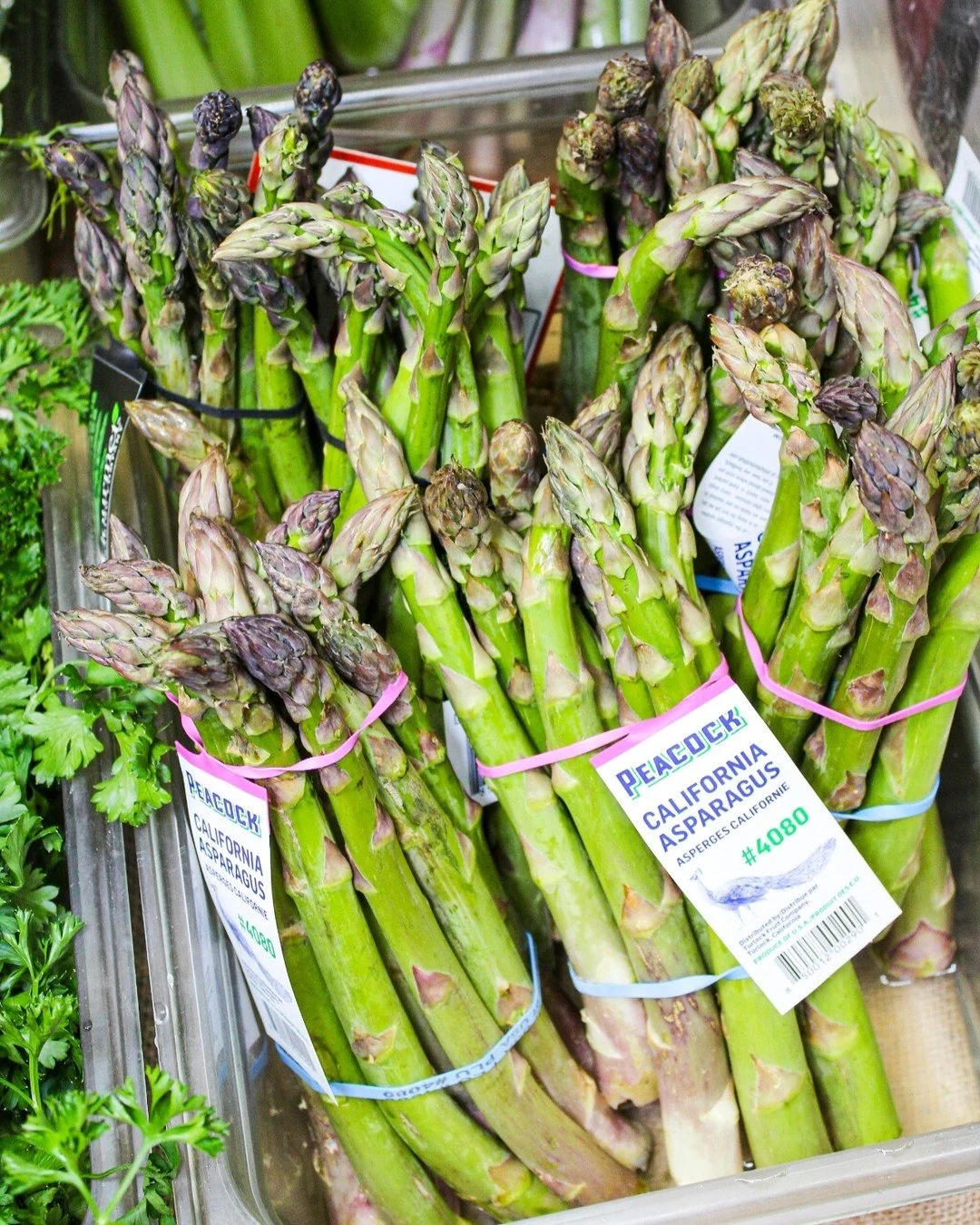 The California asparagus is beautiful right now. Enjoy it grilled or steamed.

#bethesdamd #freshfish #dmvseafood