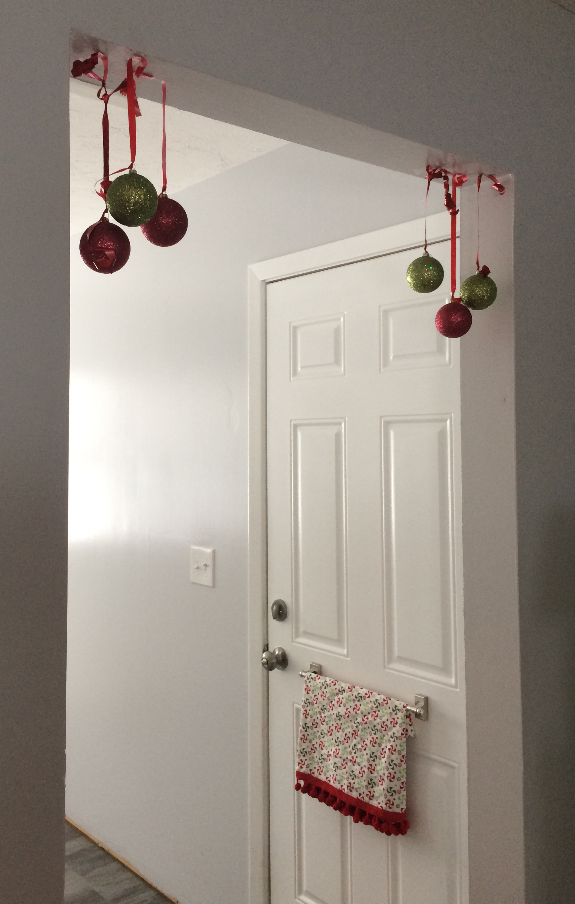 Ornament Entryway.jpg