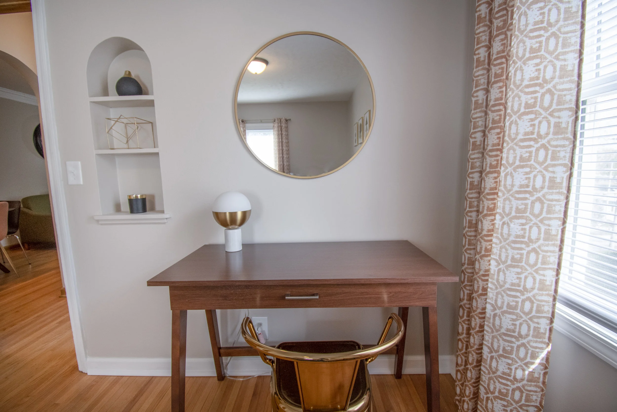 I love the built in wall shelf-perfect for decorative accents!
