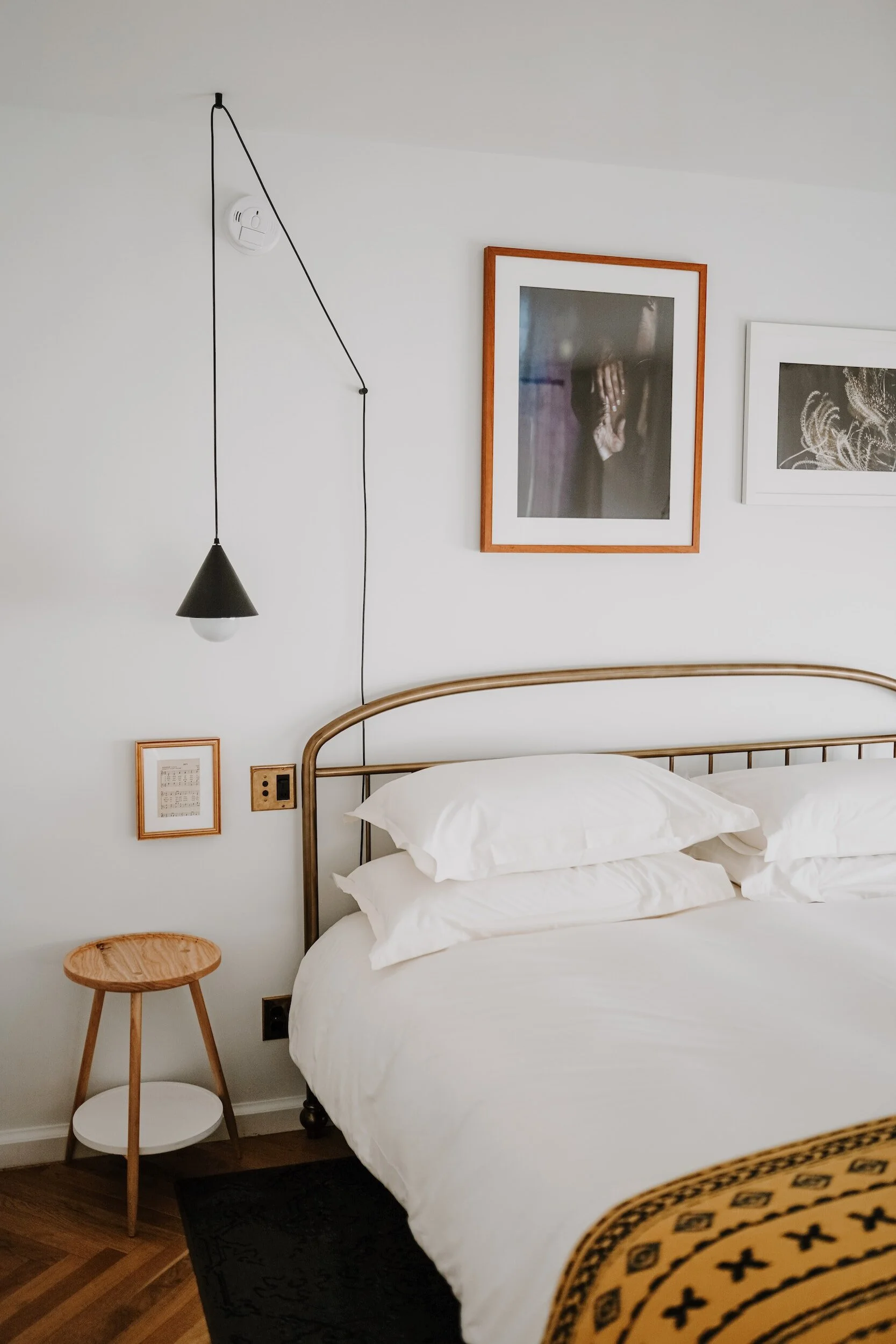 How to Decorate a Bedroom Wall with Photos: Tips and Ideas