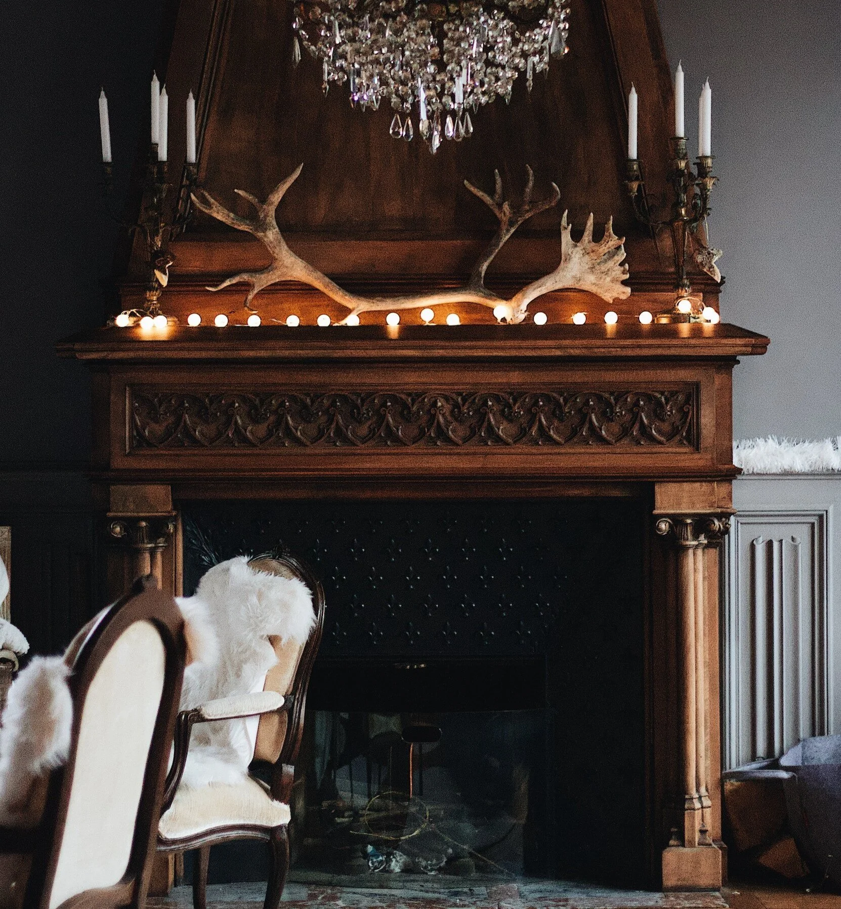 Cozy Fall Mantel Decor: Transforming Your Fireplace Focal Point