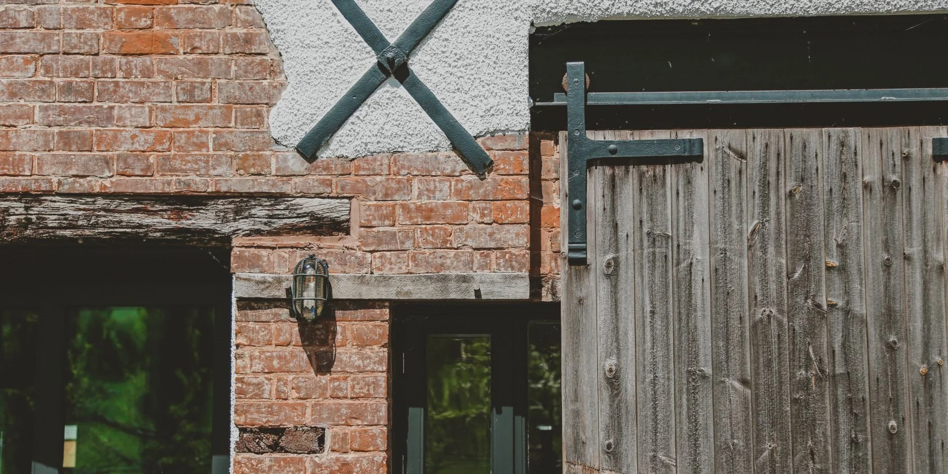 Huxham-barns-office-space-exeter-gallery-rustic-fittings.jpg