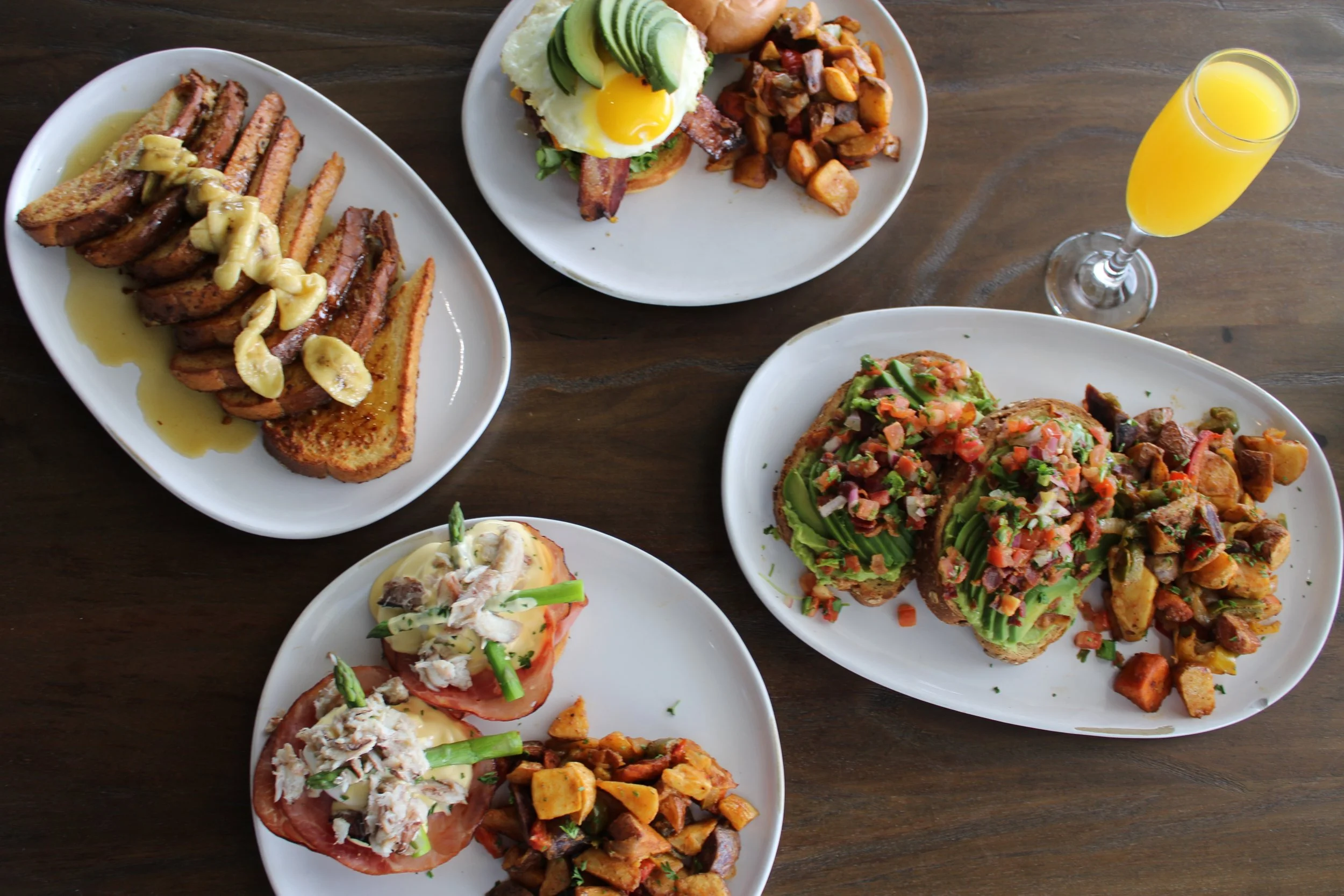 Brunch on Sundays = best Sundays ✅🍽️