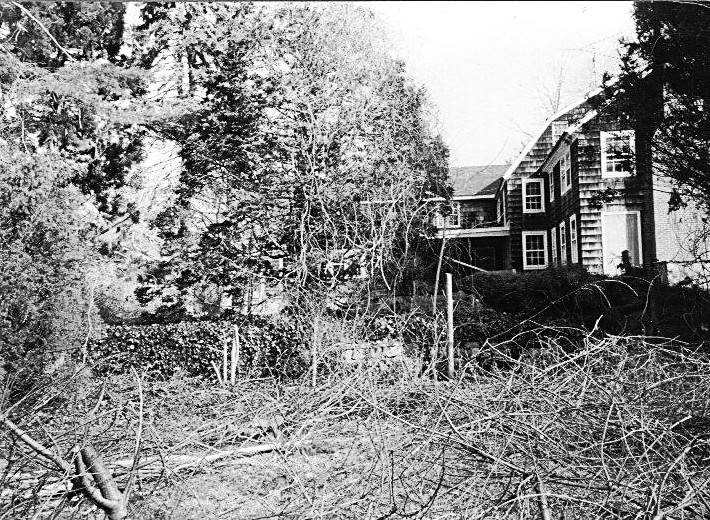 Gardiner Brown House in disrepair before LVIS purchase