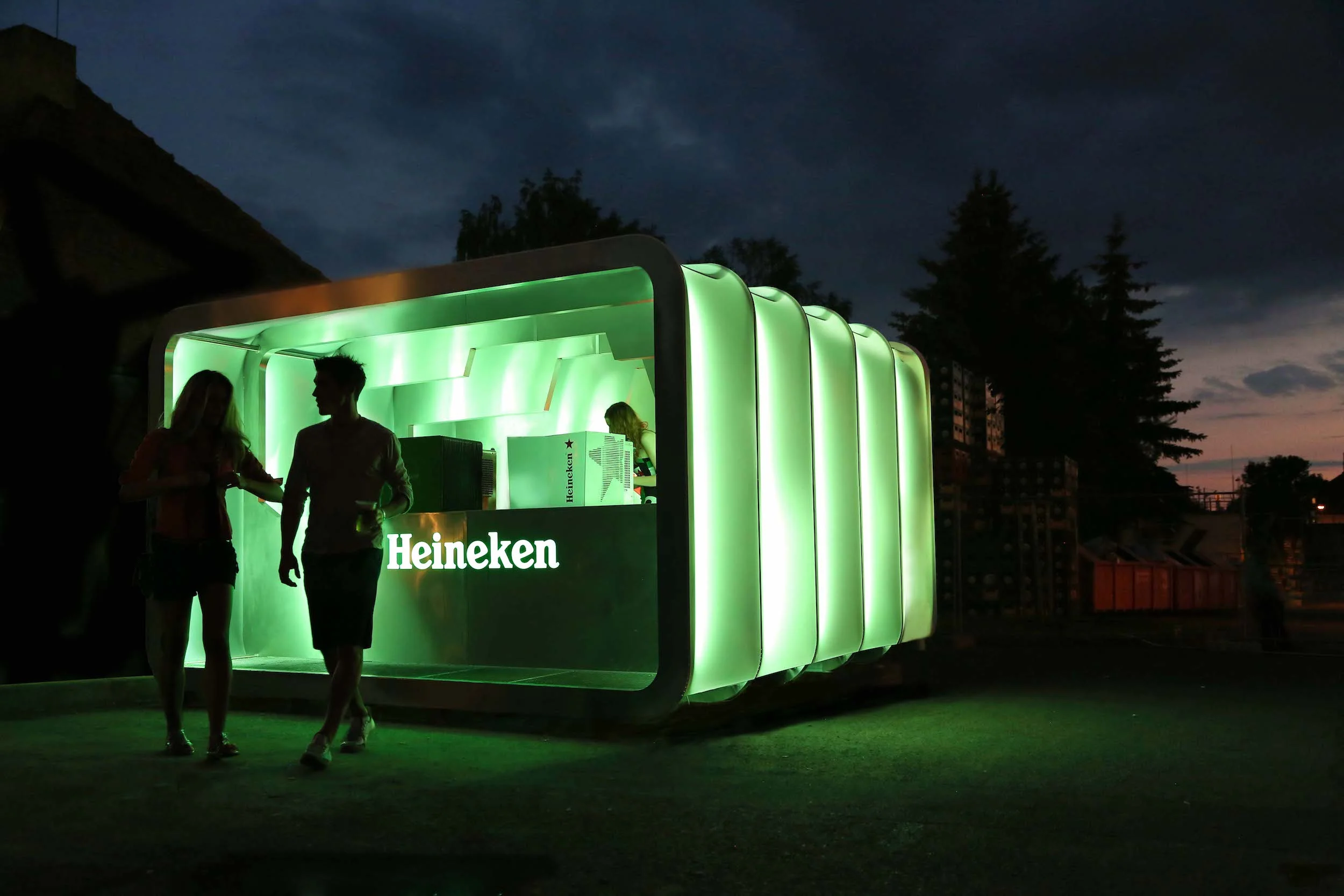MONUMENT_Heineken_pop_up_bar_02.jpg