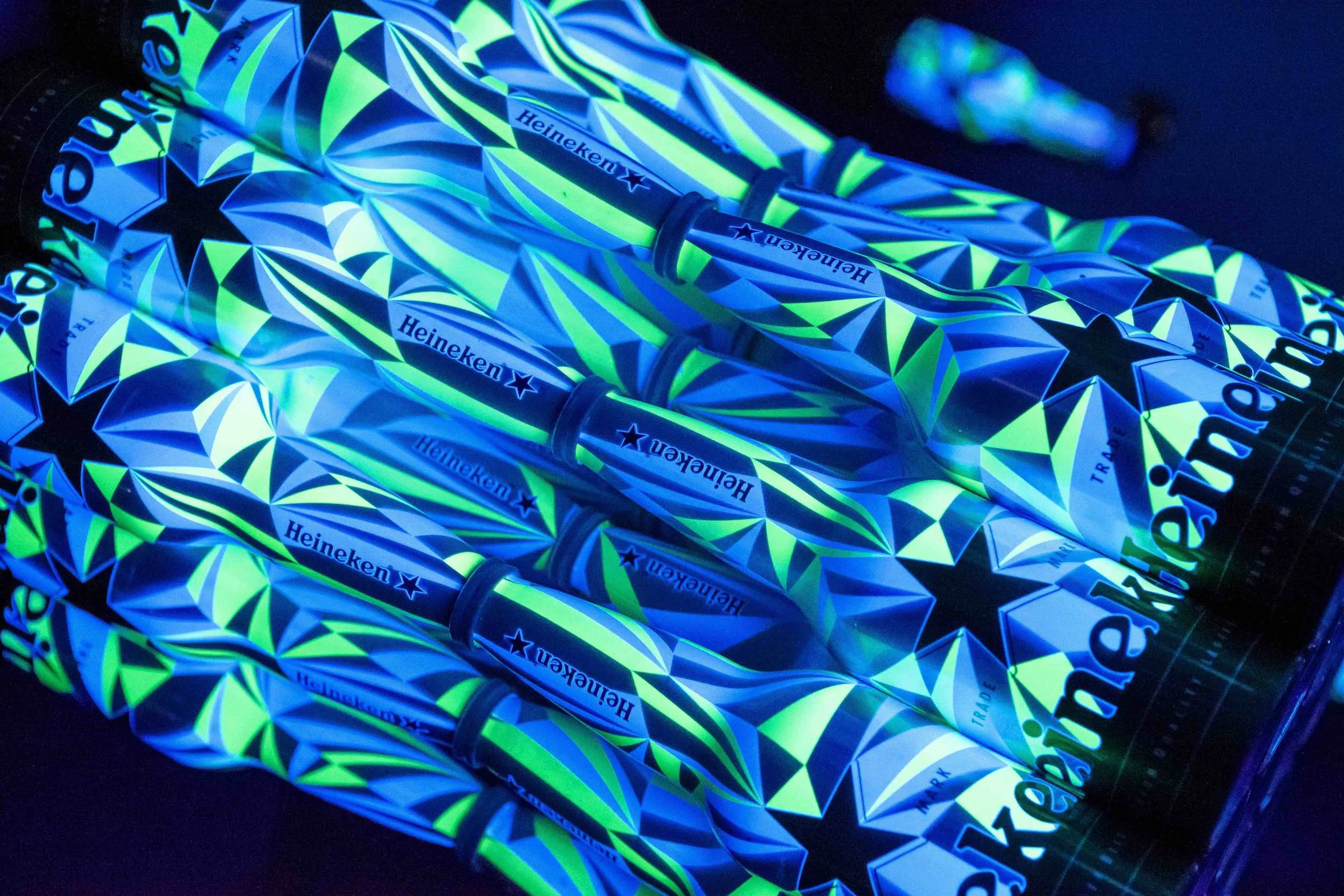 MONUMENT_heineken_black_light_pop_up_bar_04.jpg