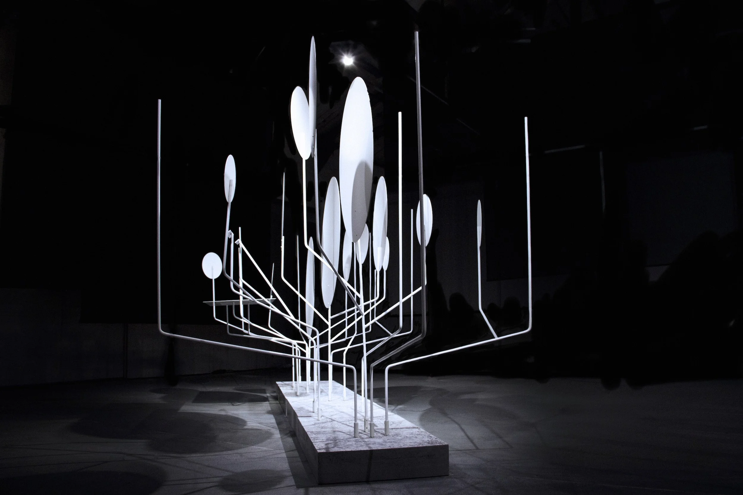 MONUMENT_IFS_fashion_flat_pack_Installation_01.jpg