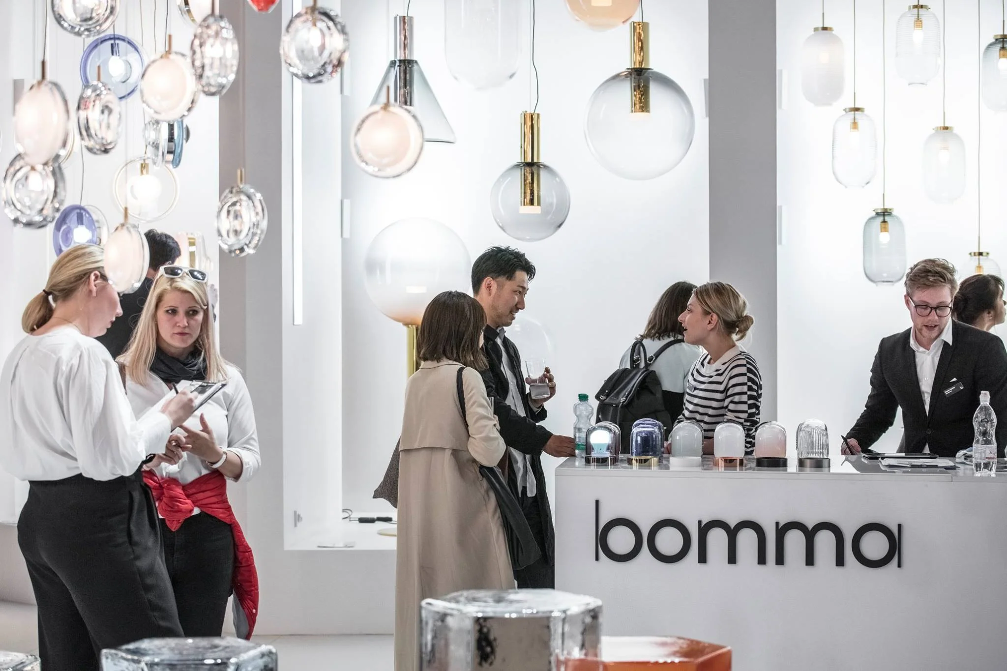 Monument_Bomma_euroluce_stand_exhibition_02.jpg