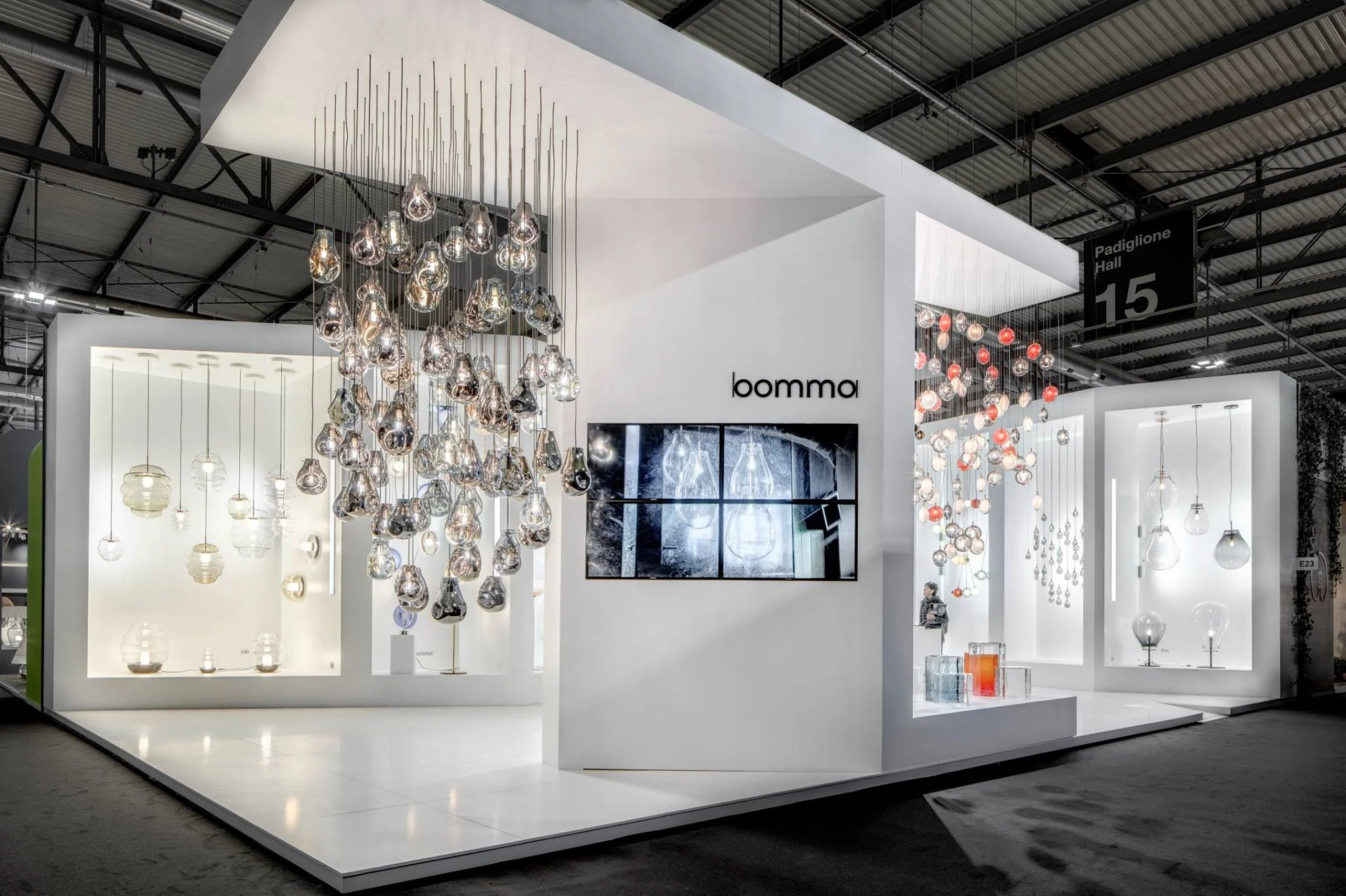Monument_Bomma_euroluce_stand_exhibition_01.jpg