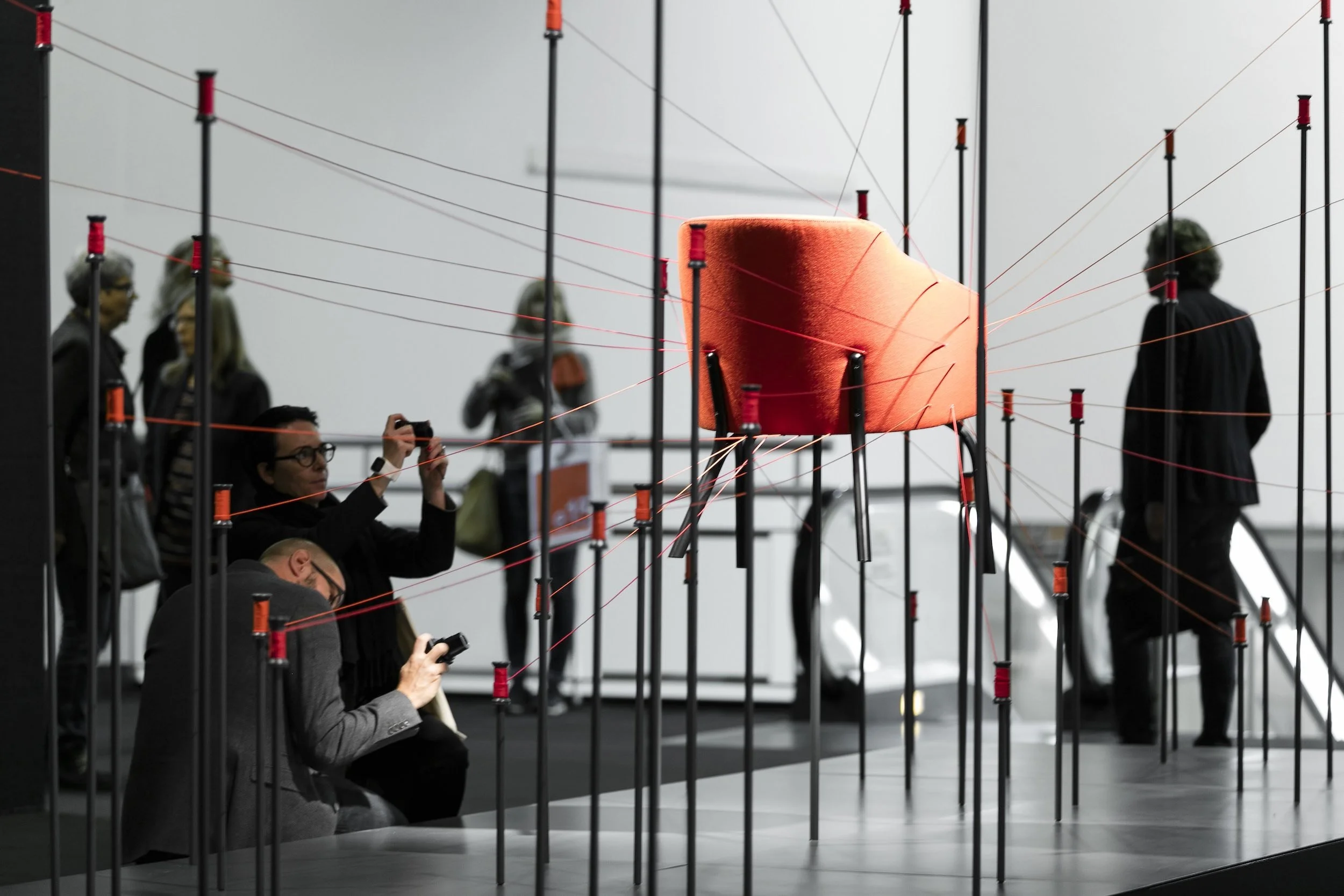 MONUMENT_ton_chair_installation_string_02.jpg