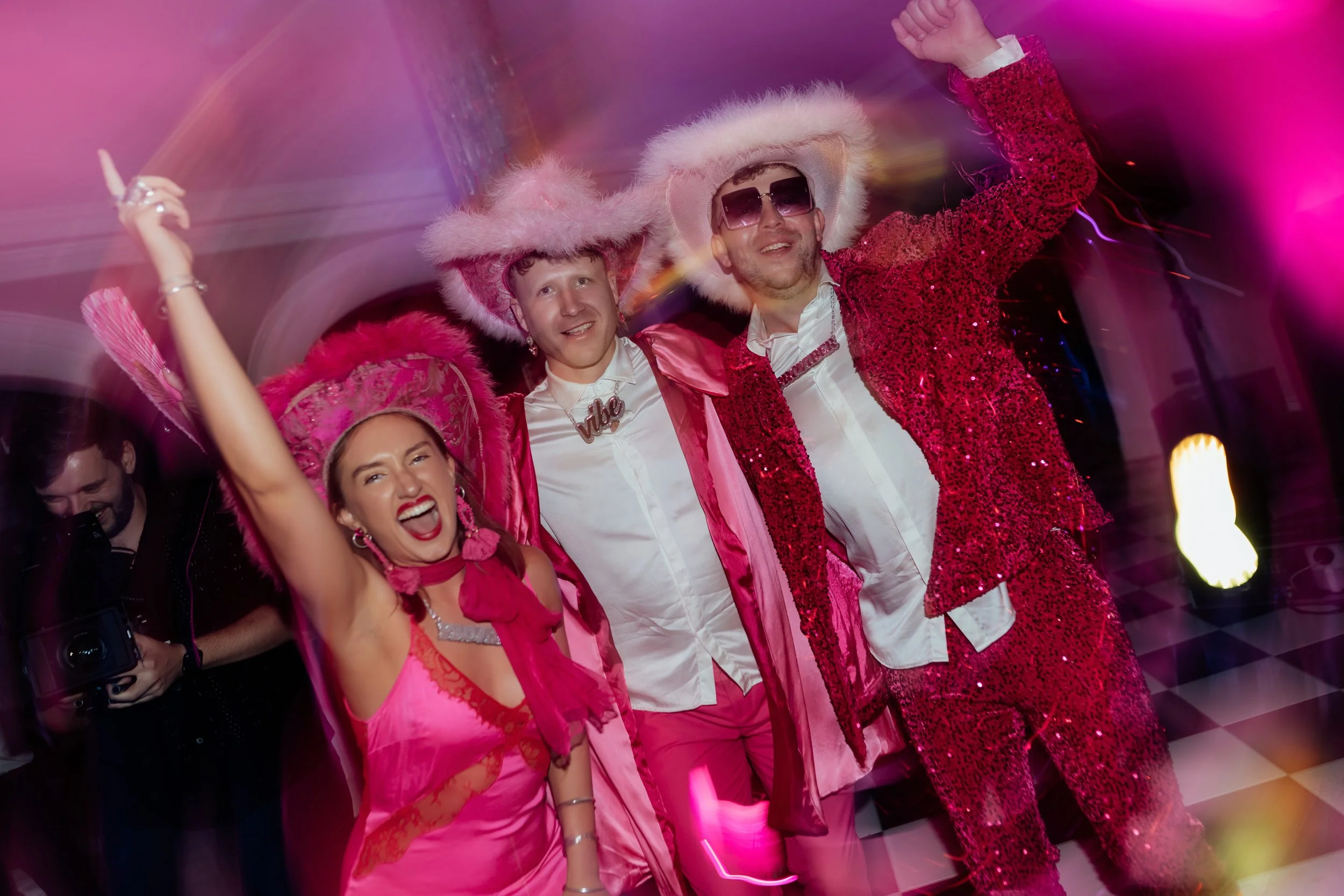 Fun dancefloor wedding dj london